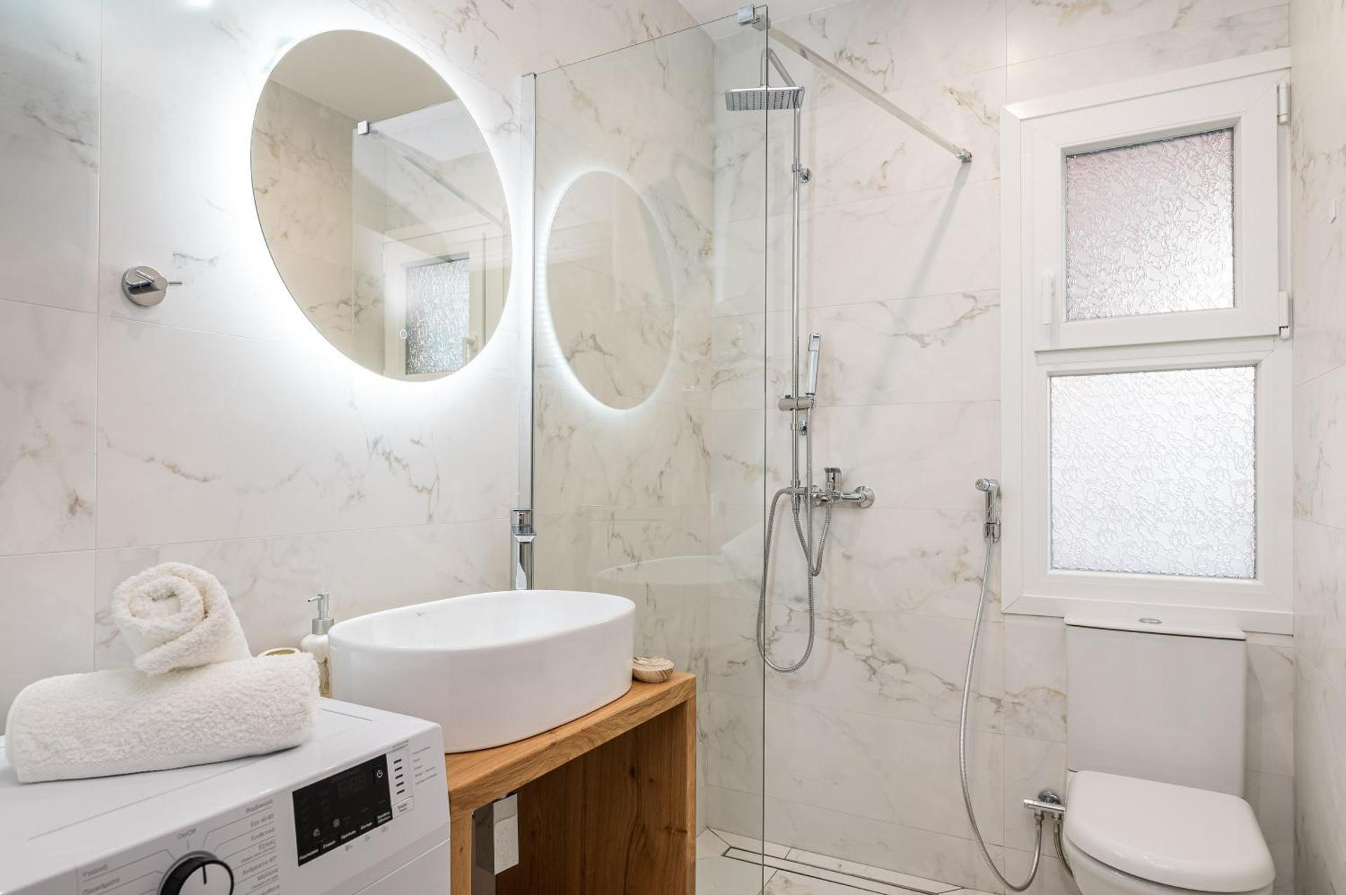 Dioni, Central Luxury Apartment