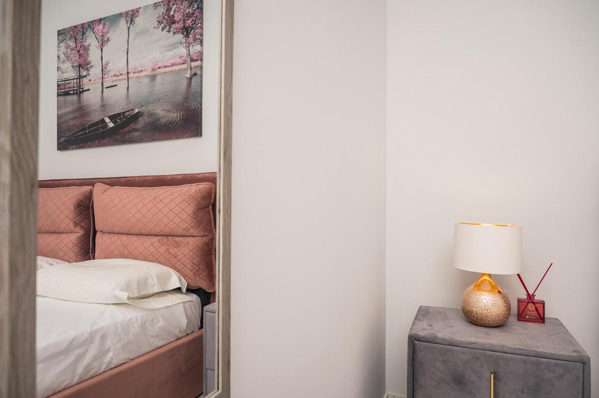 Dioni, Central Luxury Apartment