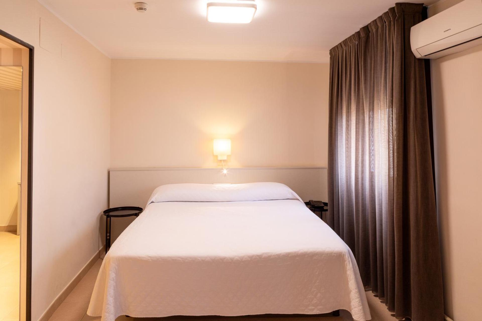 Family Room (2 Adults + 2 Children)