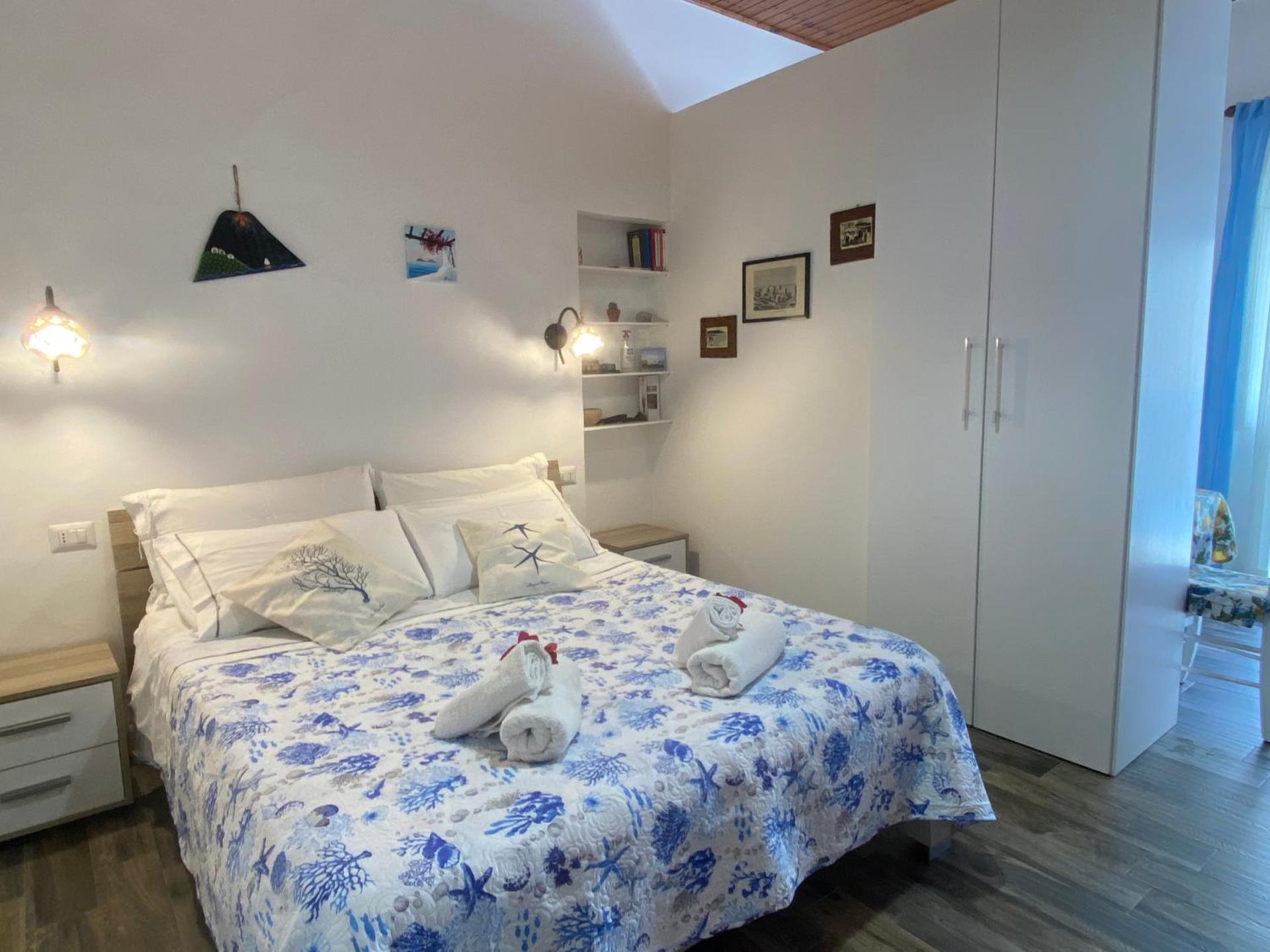 Lipari Centro Storico 5 mins from port Casa Celeste