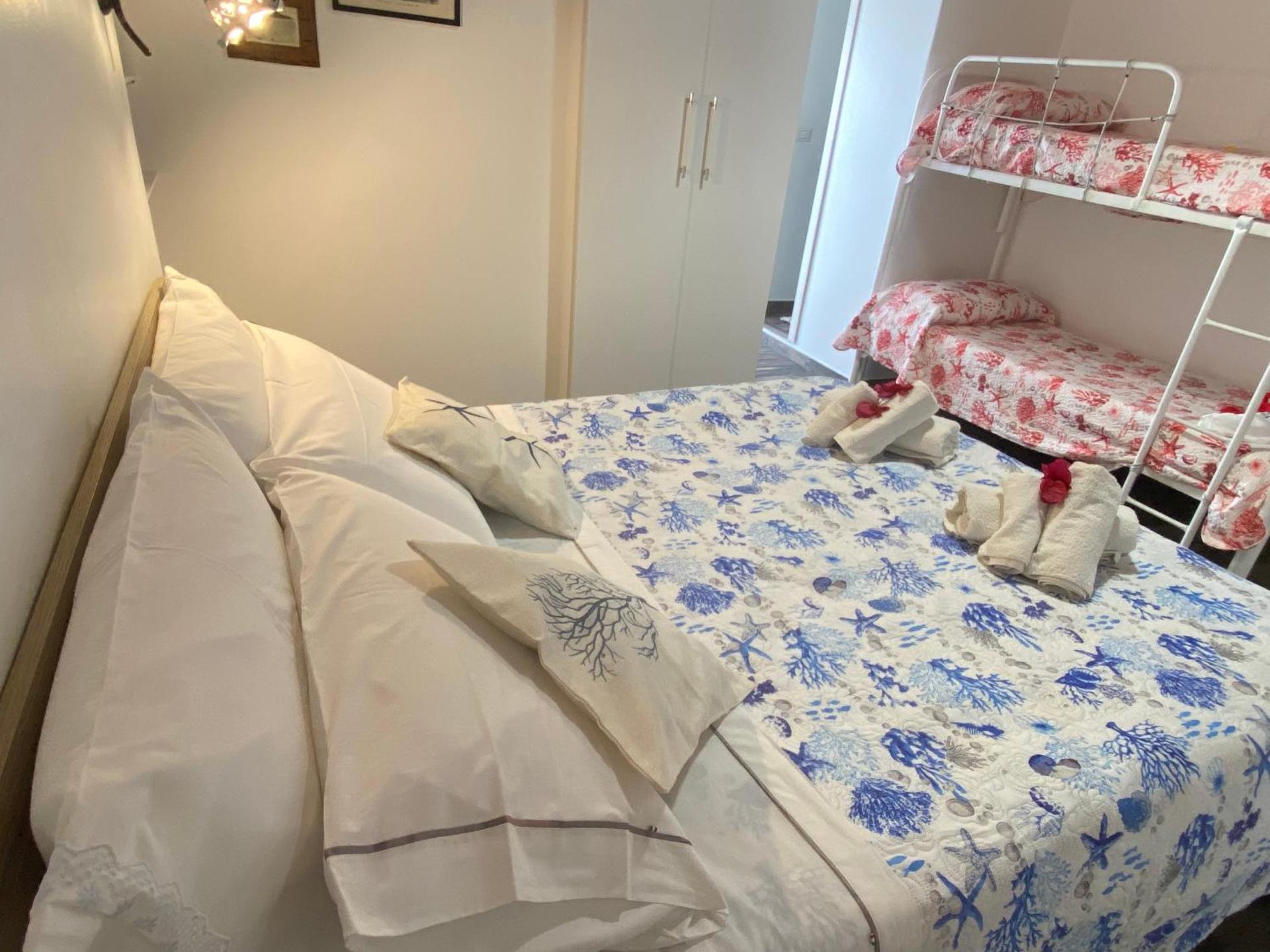 Lipari Centro Storico 5 mins from port Casa Celeste