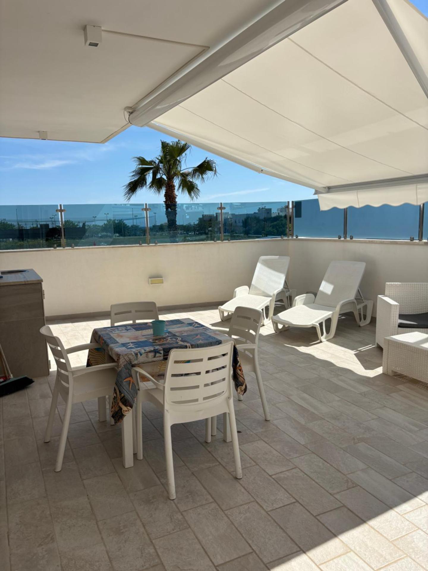 Hellen House Monopoli