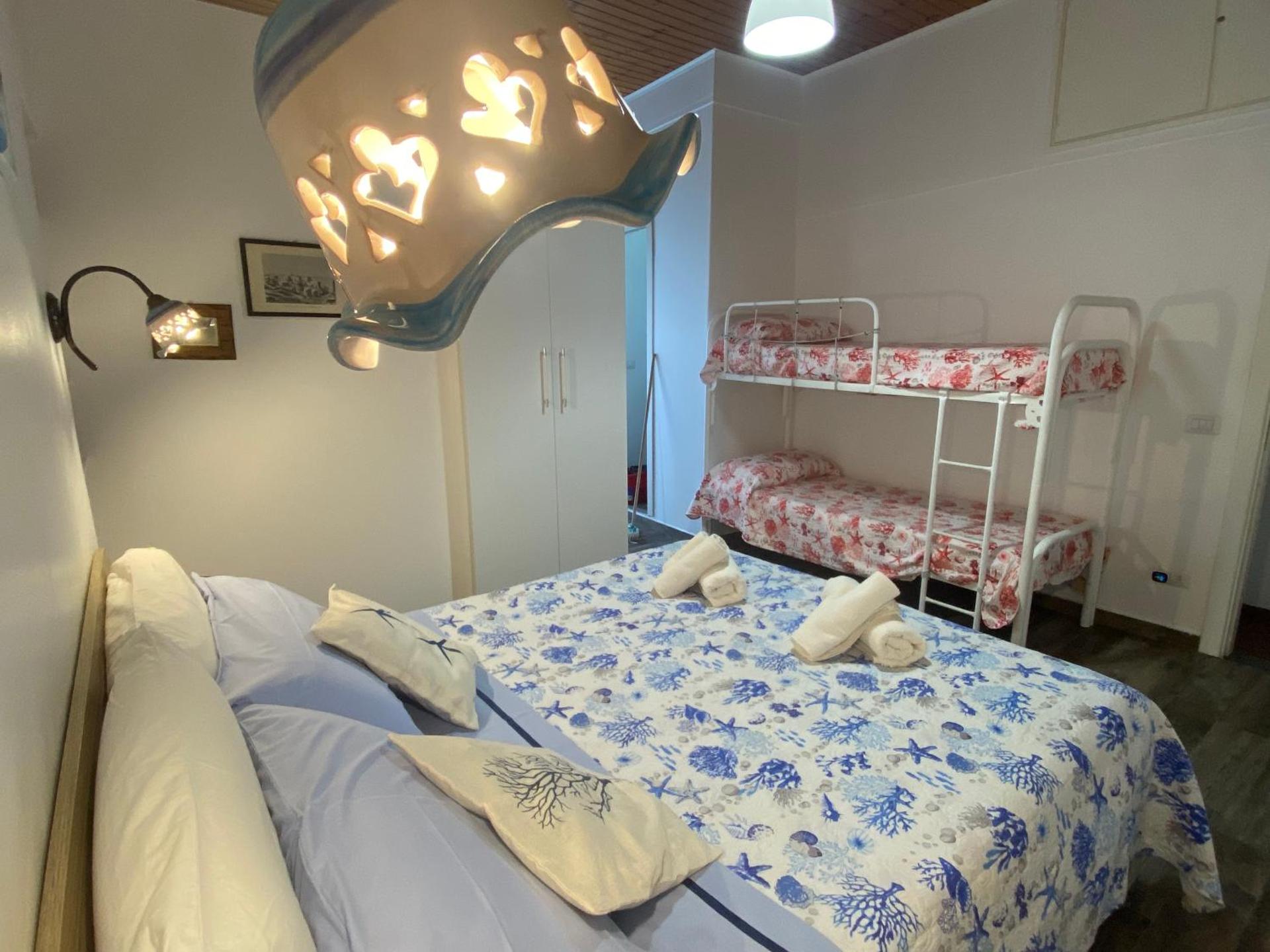 Lipari Centro Storico 5 mins from port Casa Celeste