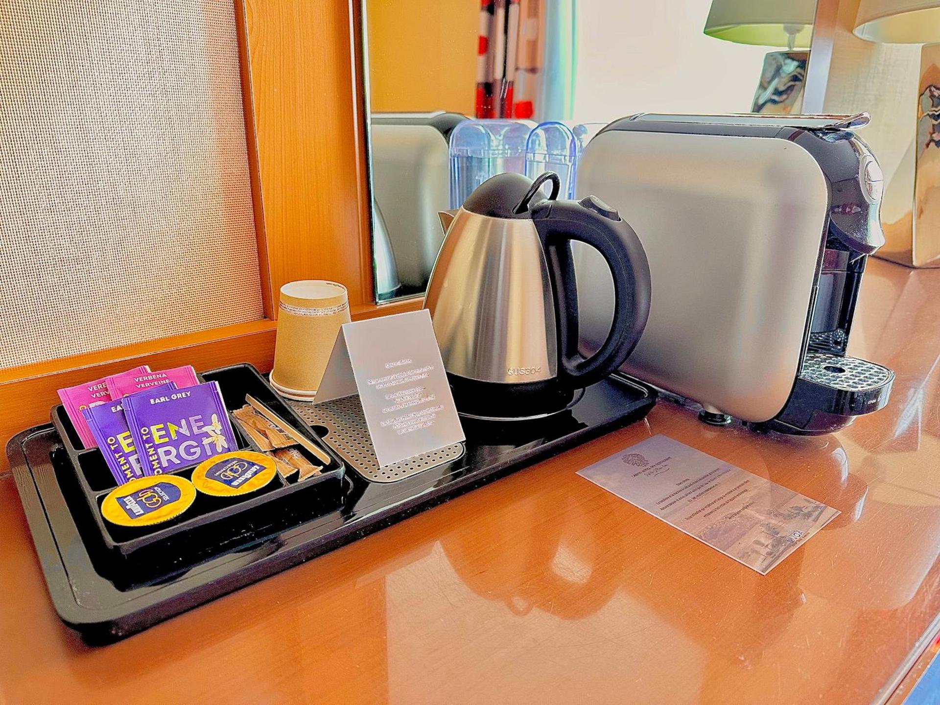 Coffee/tea facilities