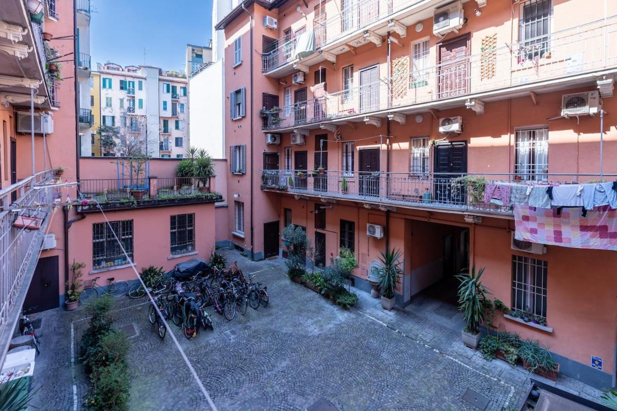 A 400m dalla metro con WiFi più parcheggio privato bici