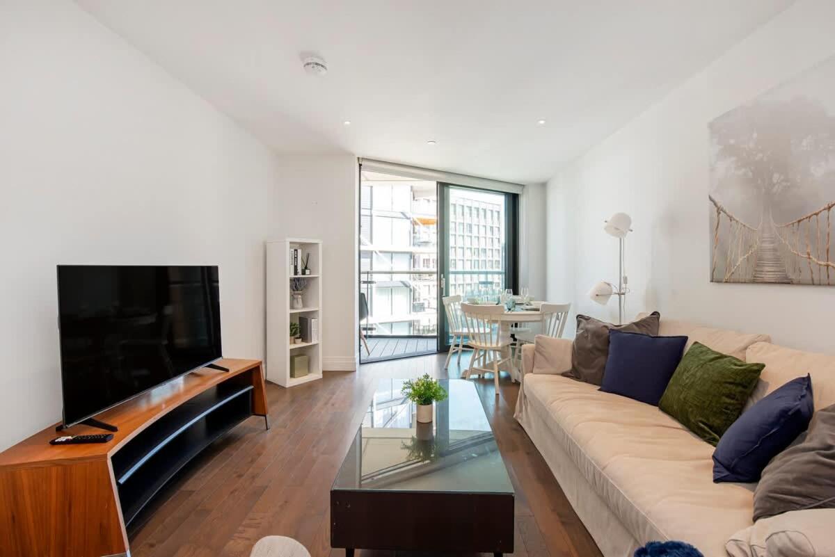 2 Bed Flat Big Ben View