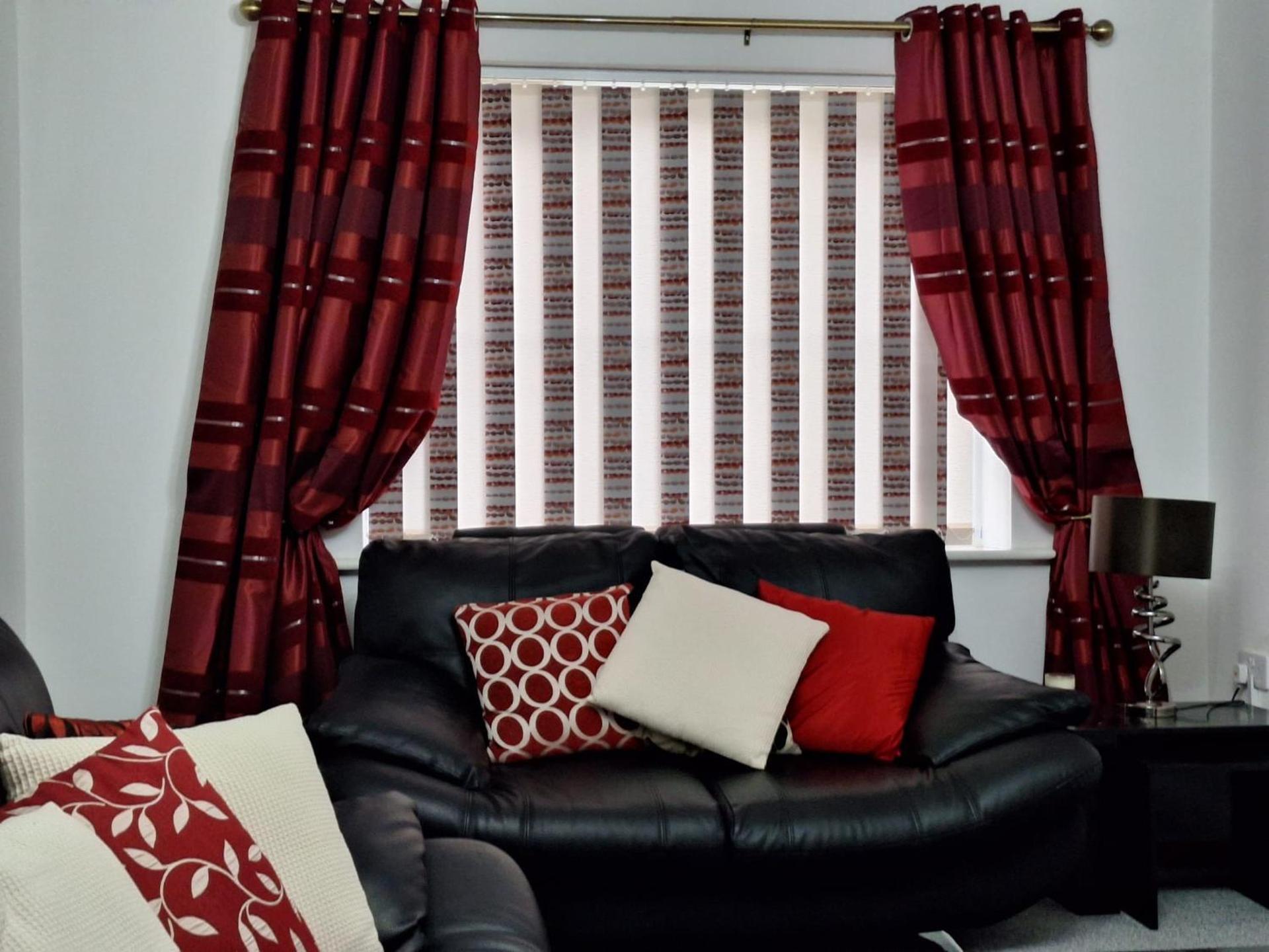 Lavish Lodge - Perfect for couples, families and contractors!