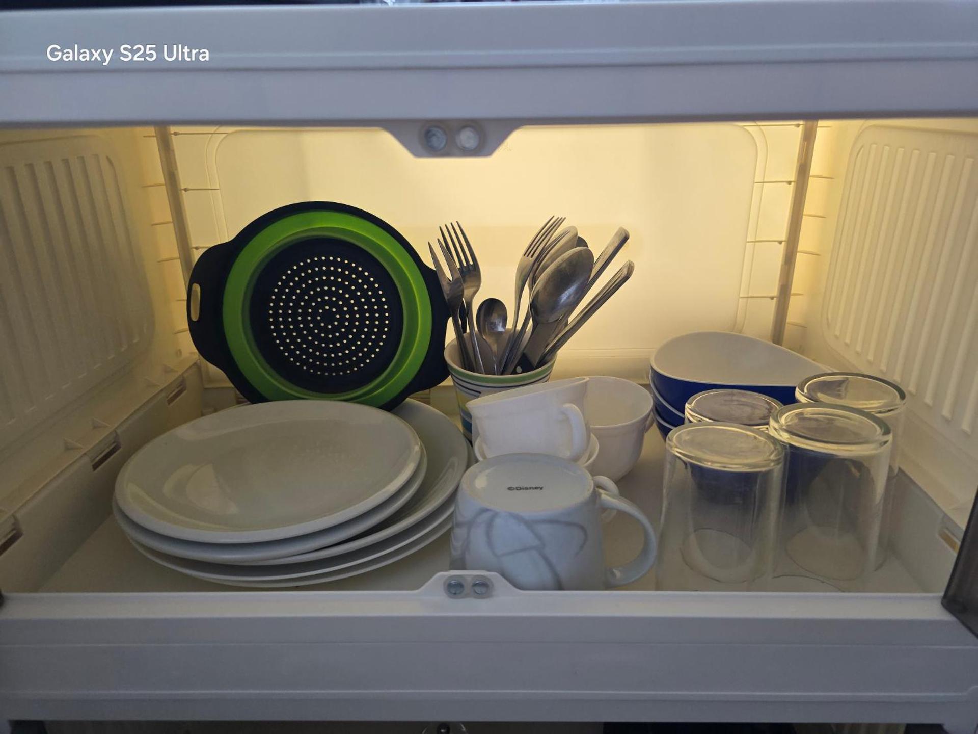 Ein bequemes Zimmer in einer ruhigen Umgebung Näher Zentrum mit gemeinsam genutzte Bad und Küchengeräte