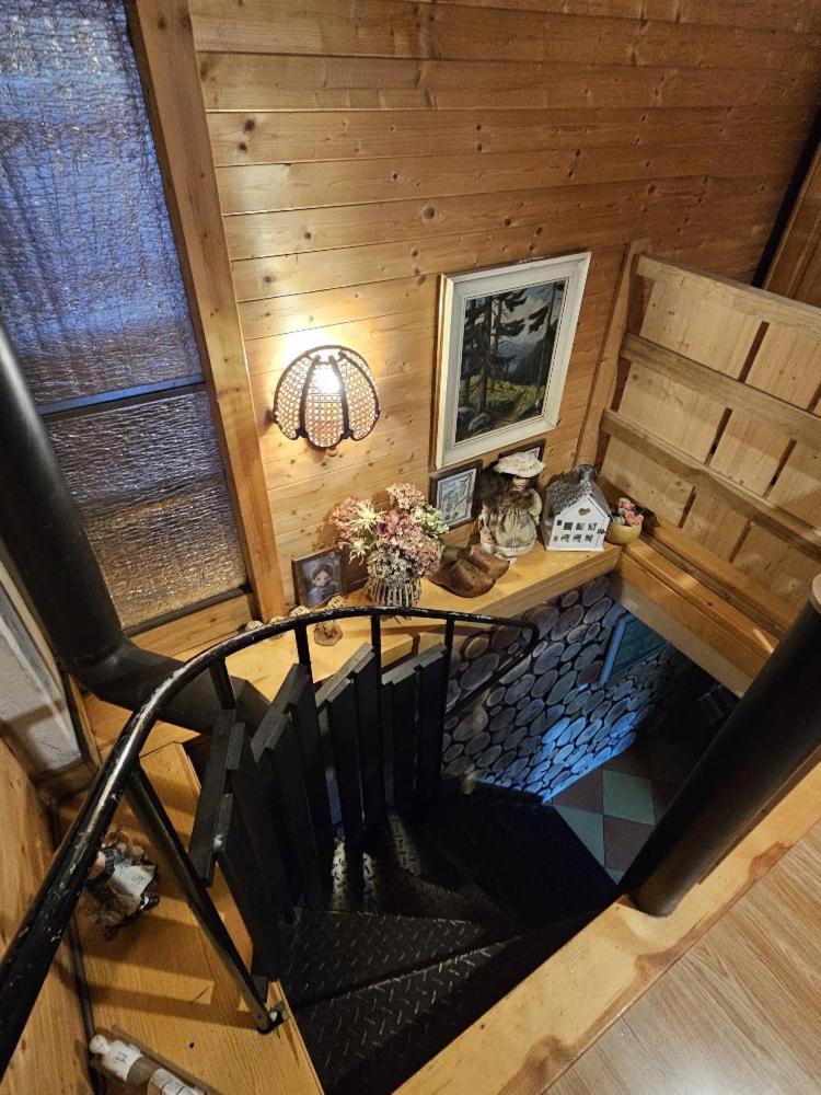 Chata u rybníka - Chrastná