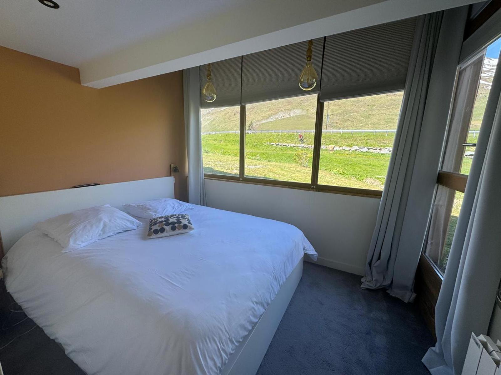 Dans Chalet aux Chartreux - T4 Duplex 100m2 traversant Vue Lac - Fibre, Golf