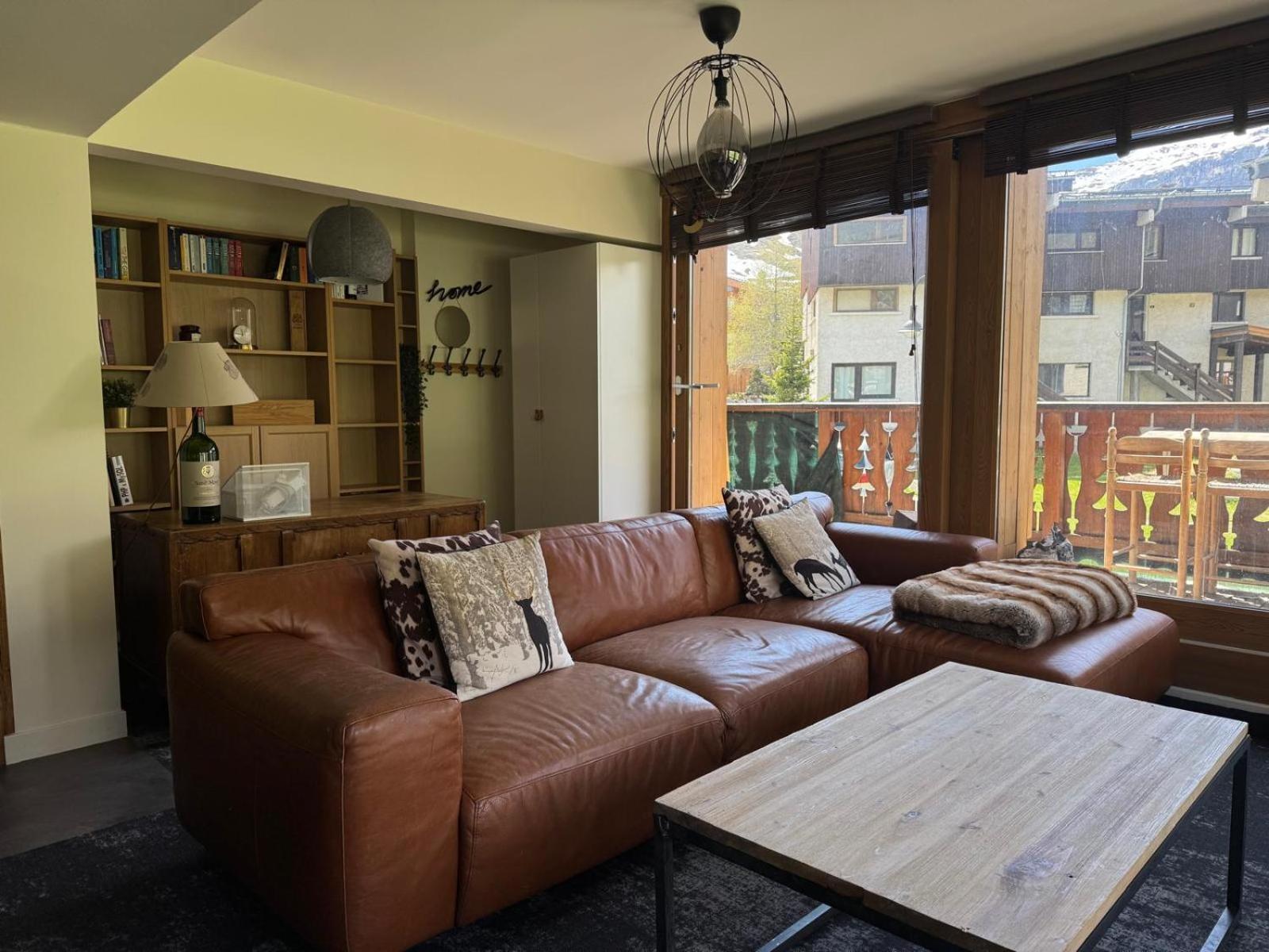 Dans Chalet aux Chartreux - T4 Duplex 100m2 traversant Vue Lac - Fibre, Golf