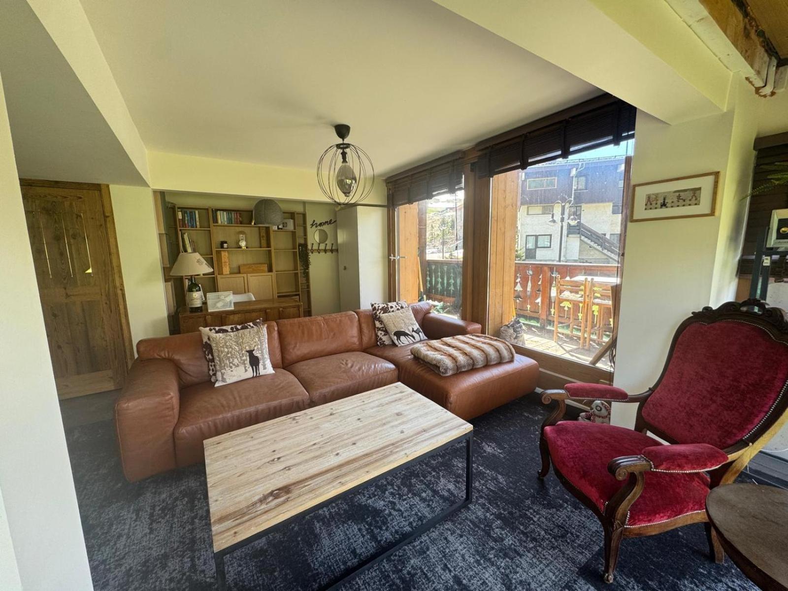 Dans Chalet aux Chartreux - T4 Duplex 100m2 traversant Vue Lac - Fibre, Golf