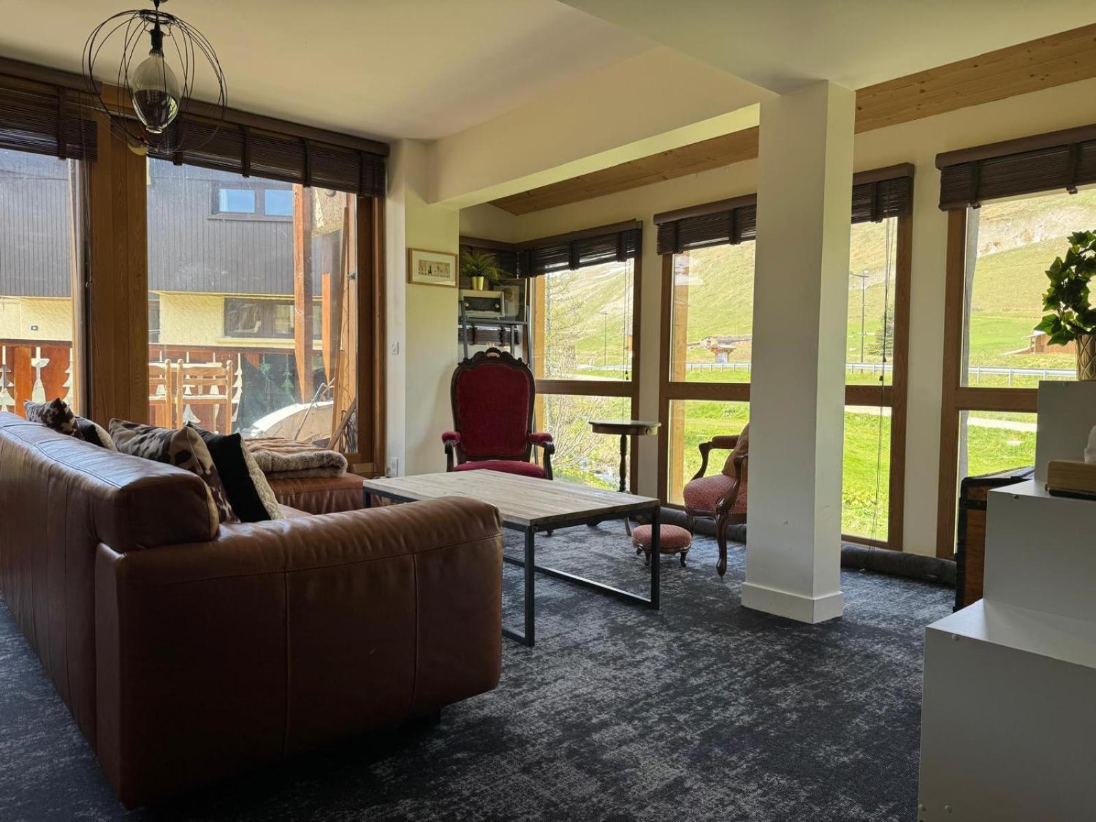 Dans Chalet aux Chartreux - T4 Duplex 100m2 traversant Vue Lac - Fibre, Golf