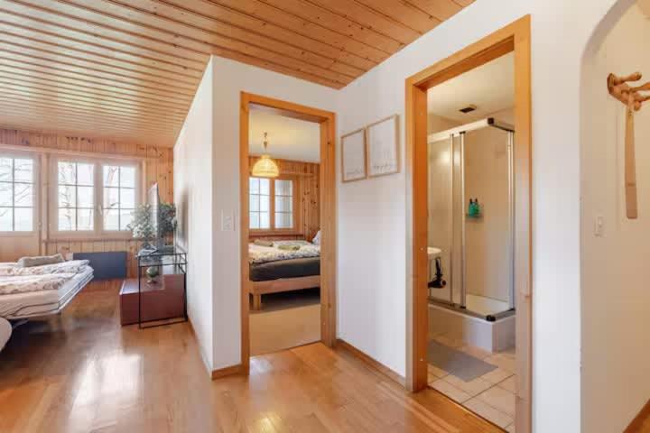 Alpine View Chalet Private Garden & Lake Views