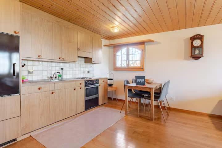 Alpine View Chalet Private Garden & Lake Views