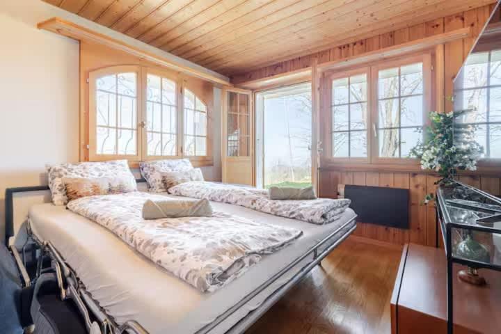 Alpine View Chalet Private Garden & Lake Views