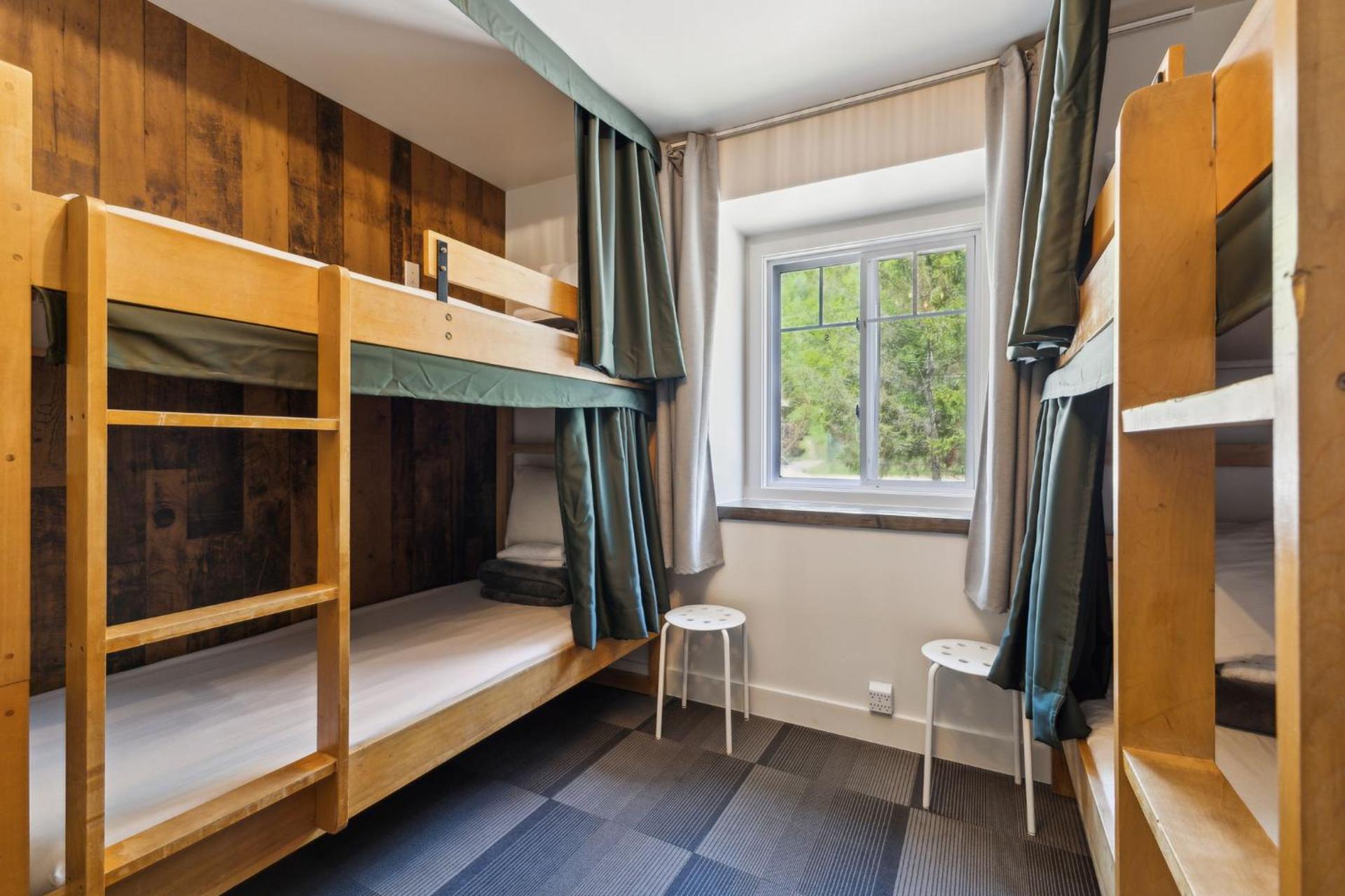 Single Bed in Mixed Dormitory Room