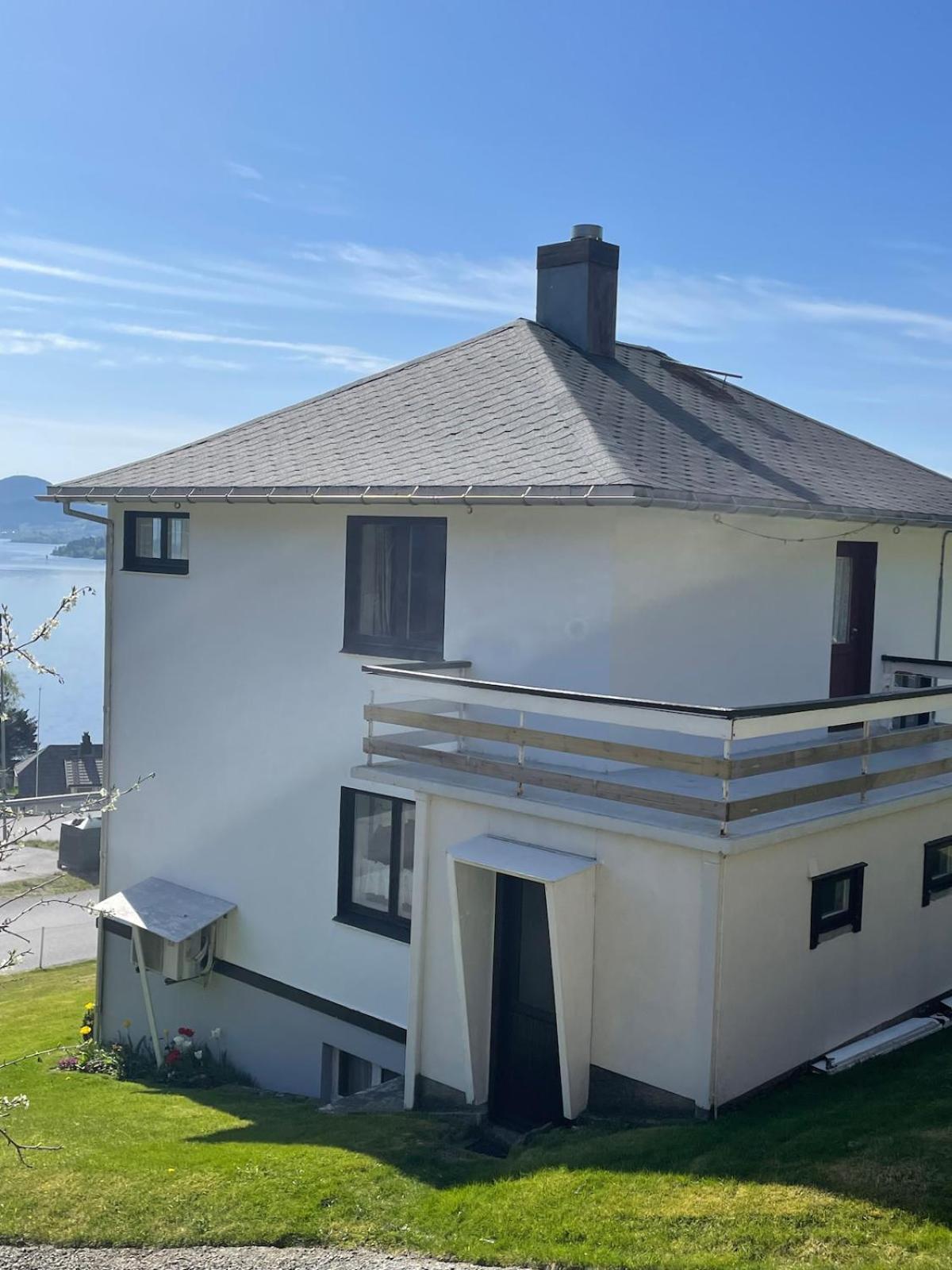 Retro hus med fin beliggenhet