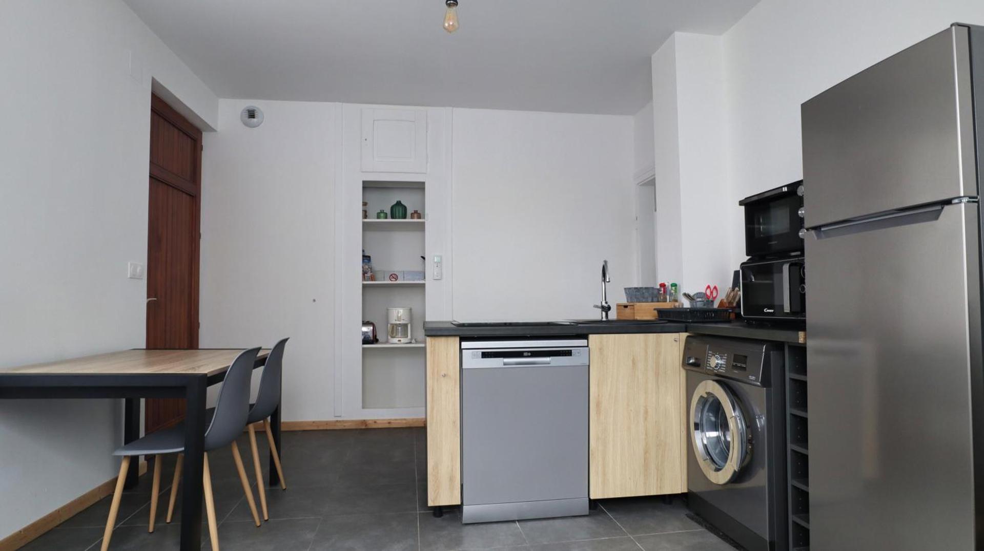 Kitchen or kitchenette