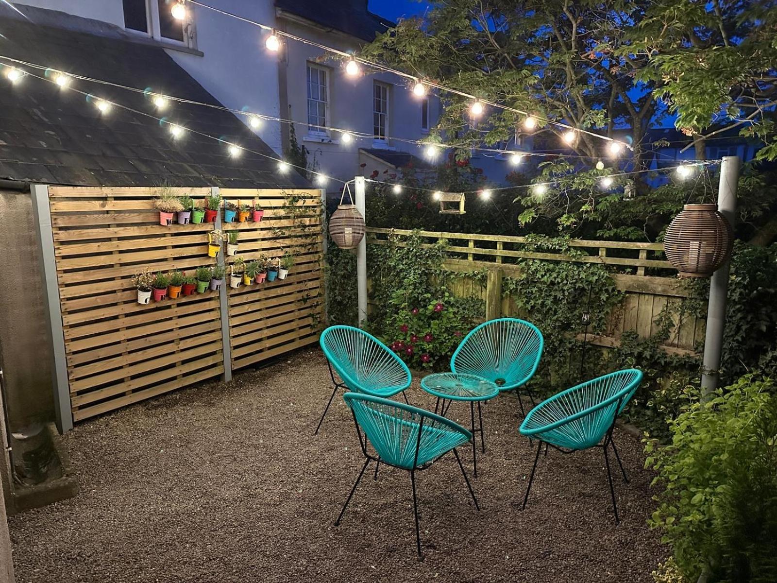 2 bed period cottage sleeps 4 in central Crickhowell