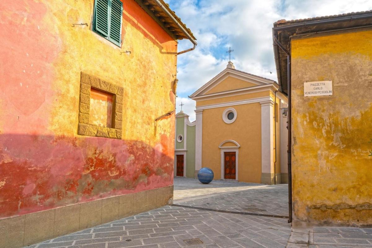 La Valle Near San Gimignano, Volterra, Pisa