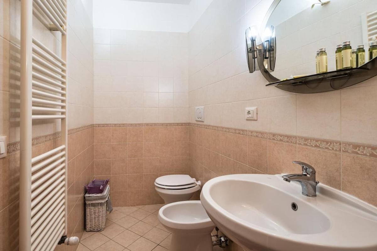 La Valle Near San Gimignano, Volterra, Pisa