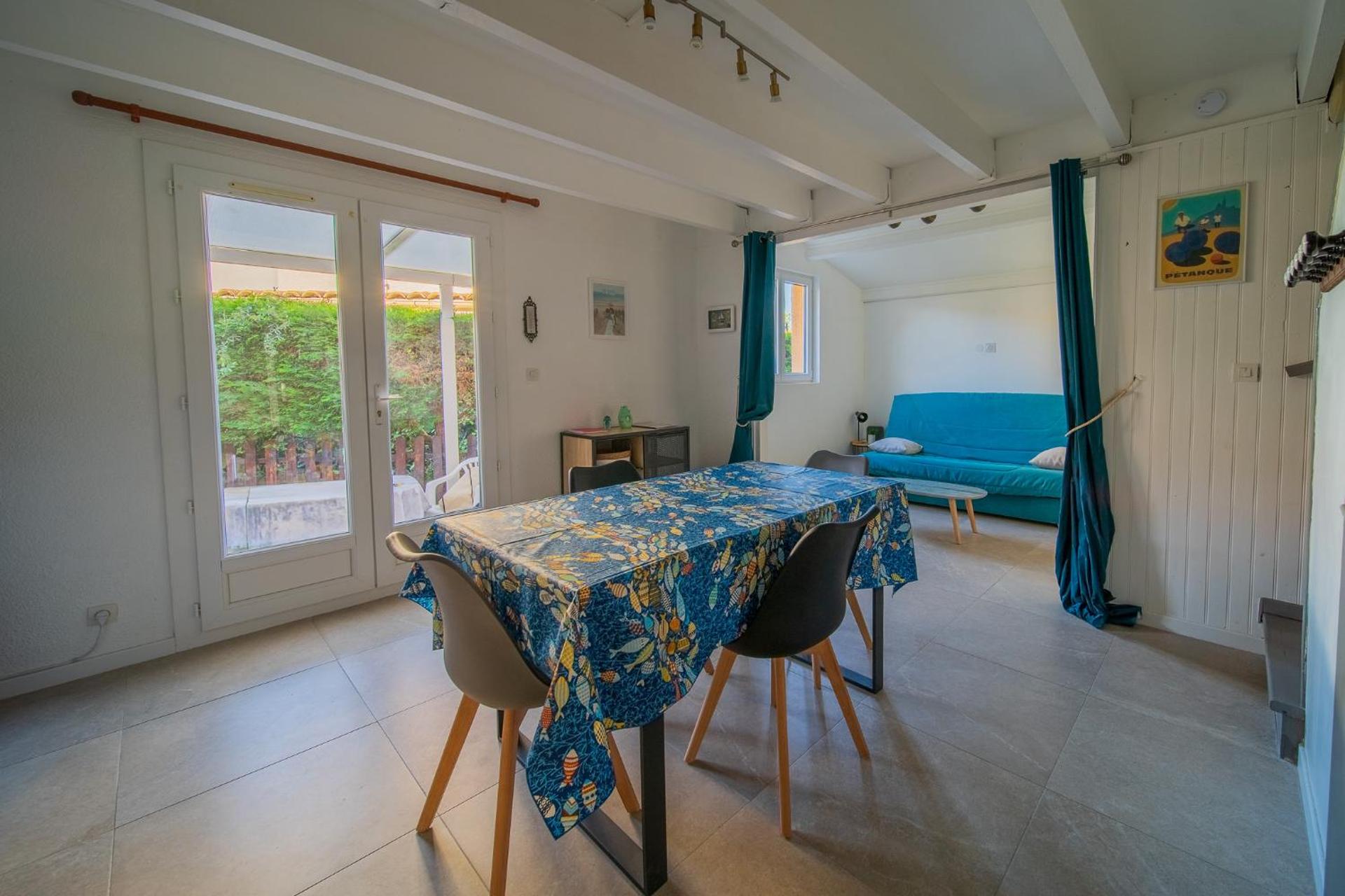 Maison au bord du bassin de Thau