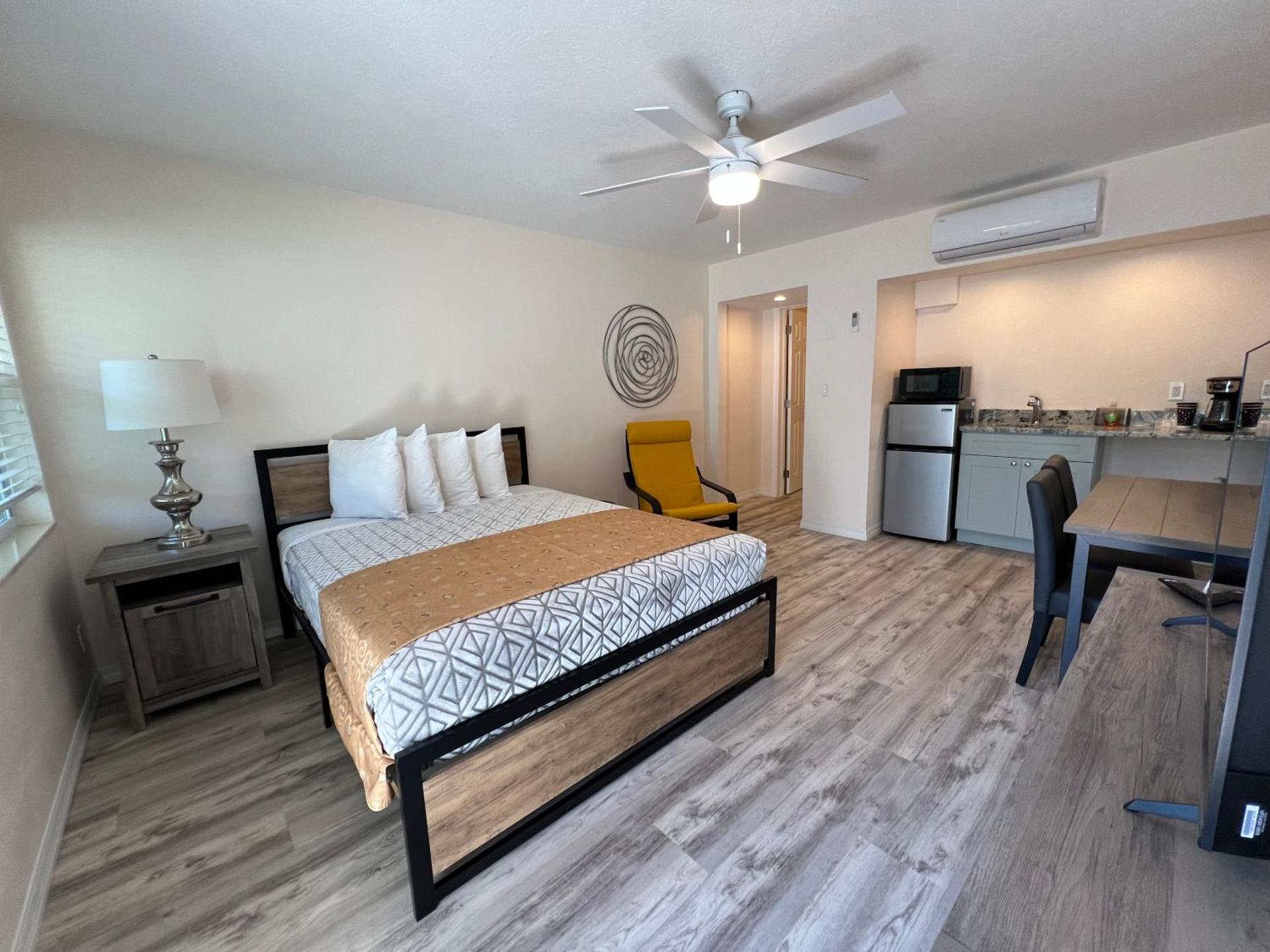 Beachside Resort Motel