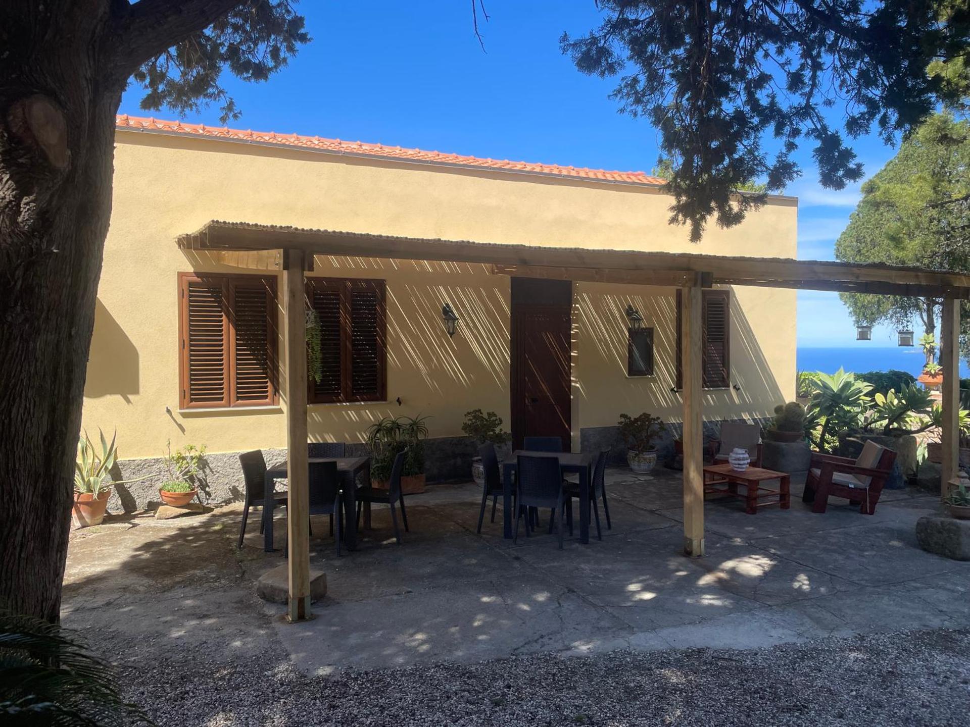 Bouganville in Villa Greco