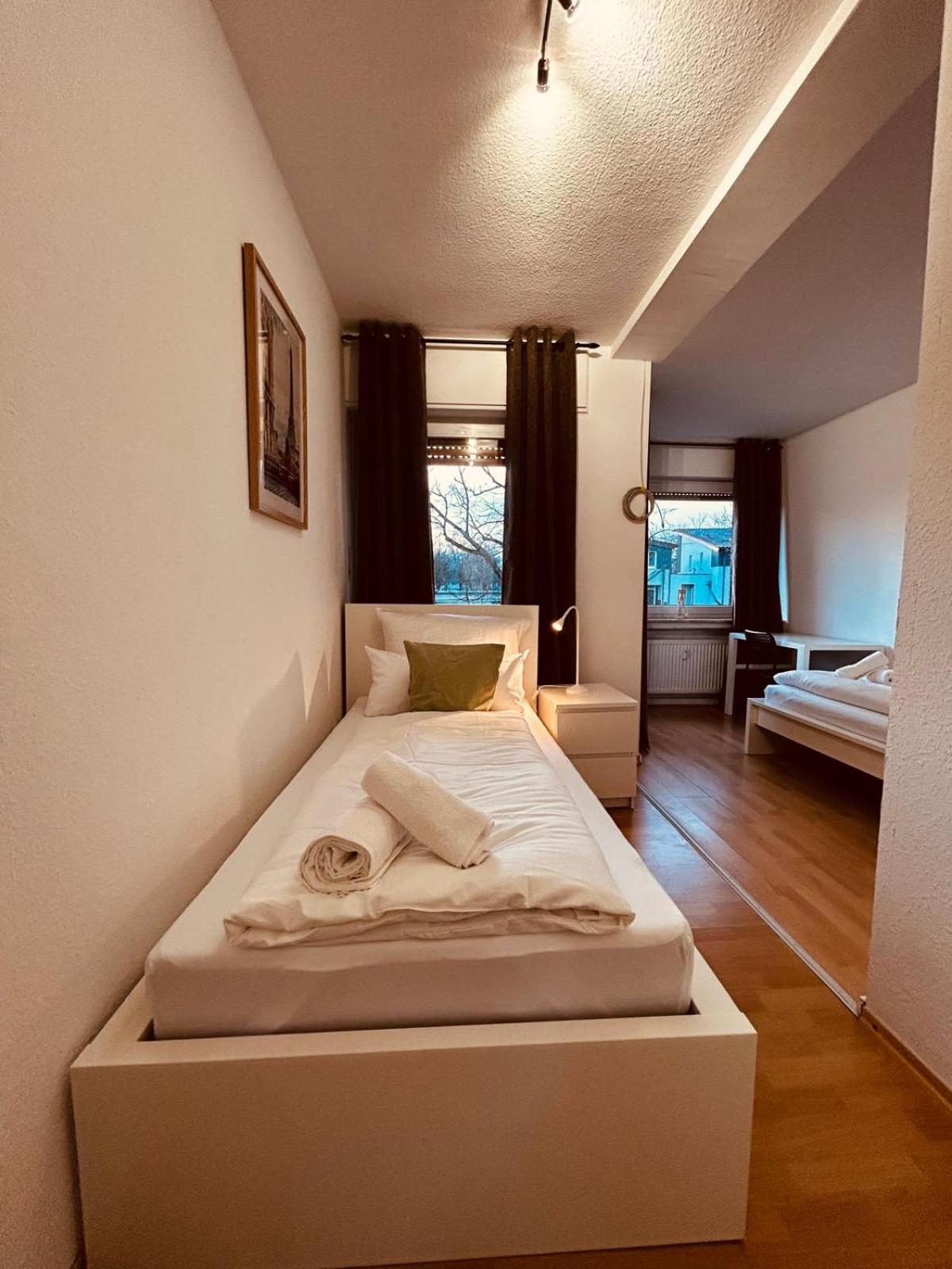 Osnabrücker Strasse Wooon 10 Einzelbetten I 5-Zimmer I TV I Bad NEU I Premiumbettwäsche