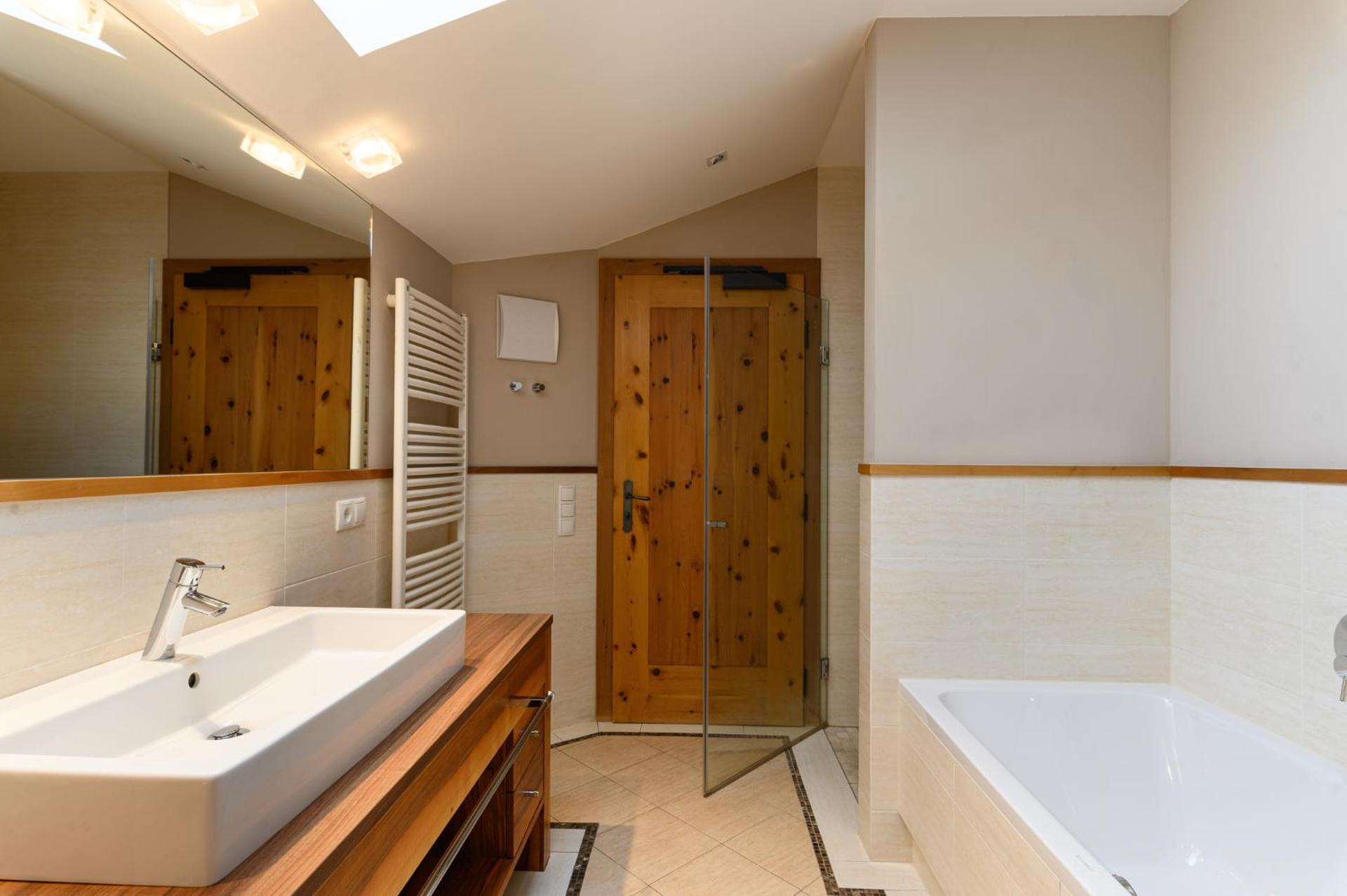 Deluxe Double Room with Bath