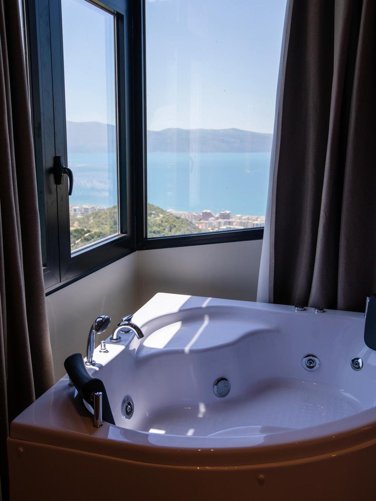 Montis Agroturizëm Hotel Spa