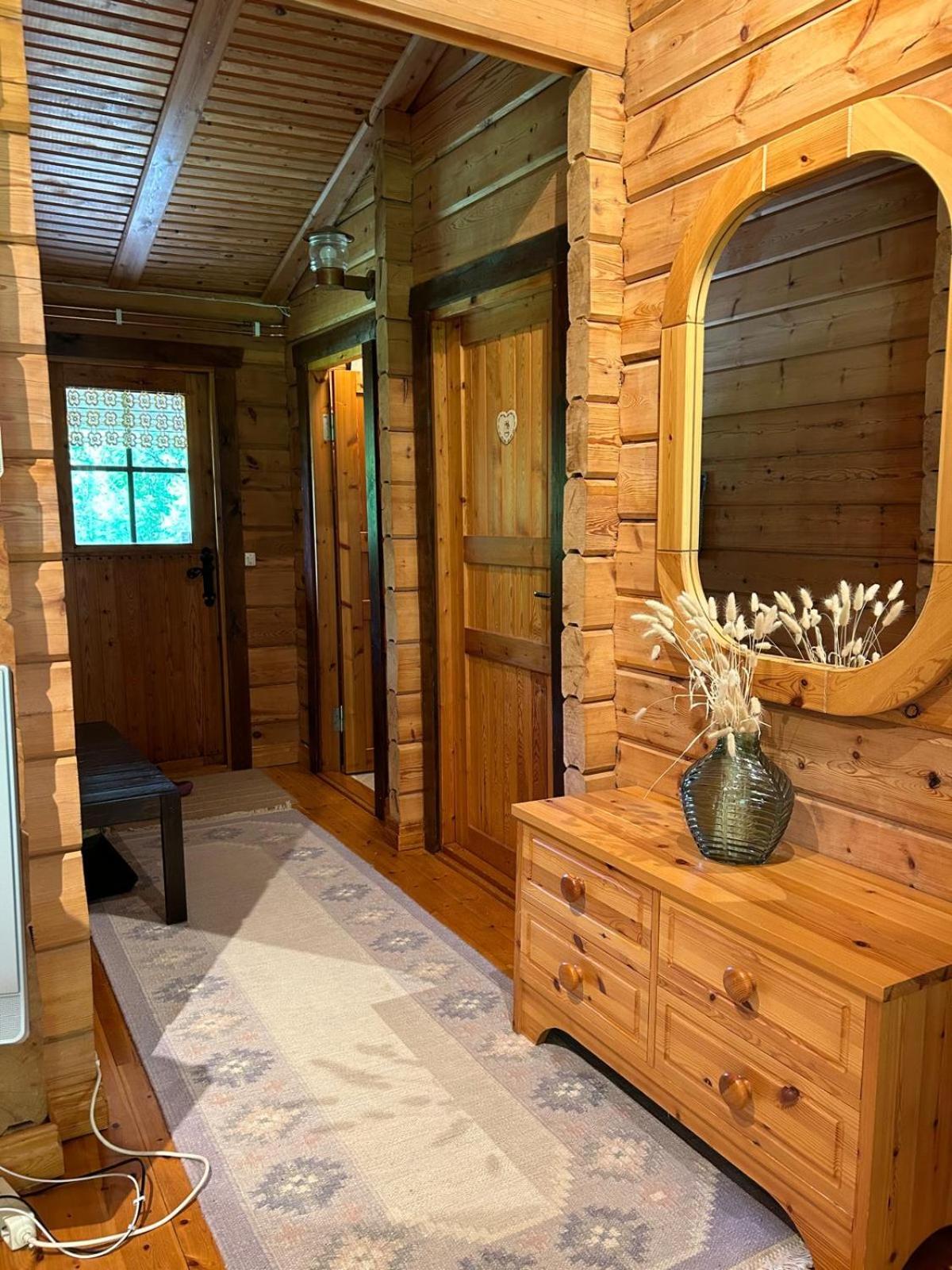 Blockhütte in Alleinlage