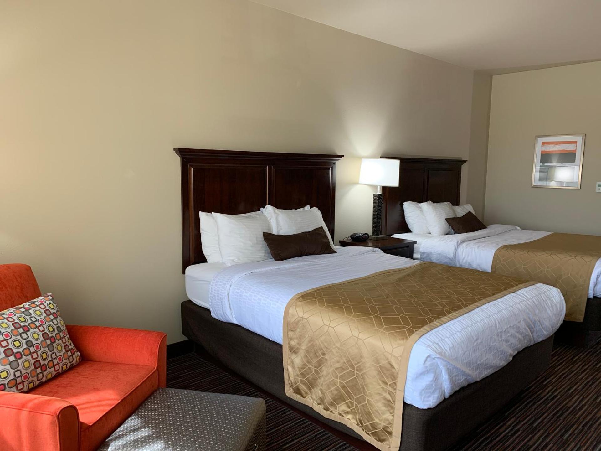 2 Queen Beds-roll-in Shower-nonsmoking