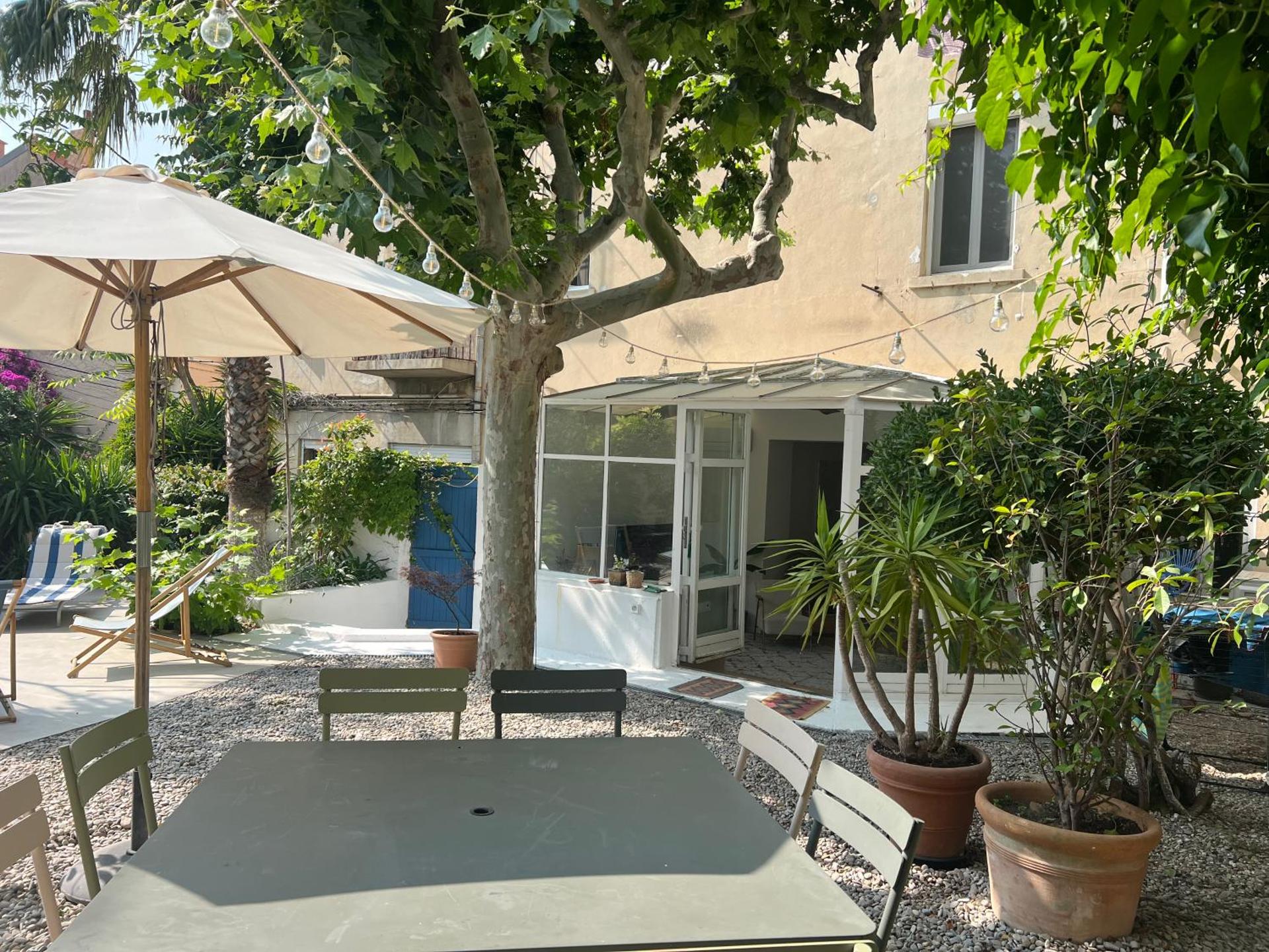 Bord de mer, magnifique appartement de 150m2 avec jardin