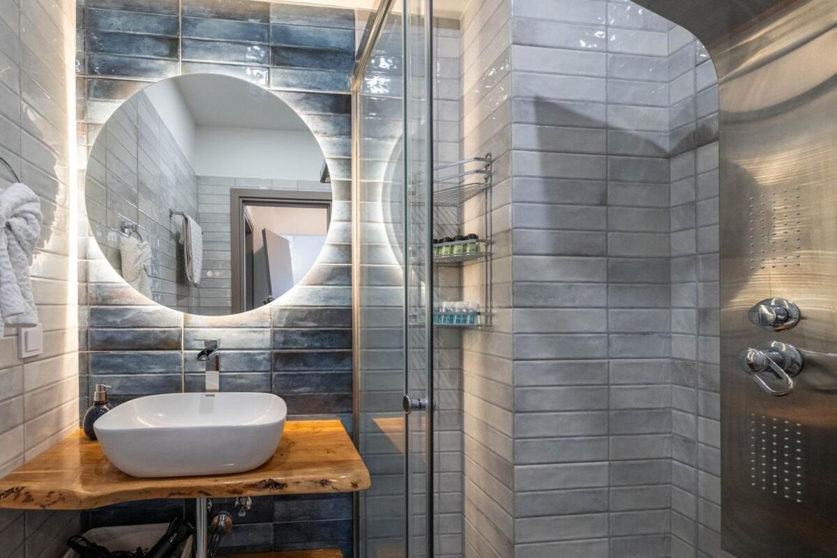 Zenon Homes 3nd Floor, Kalamata Center