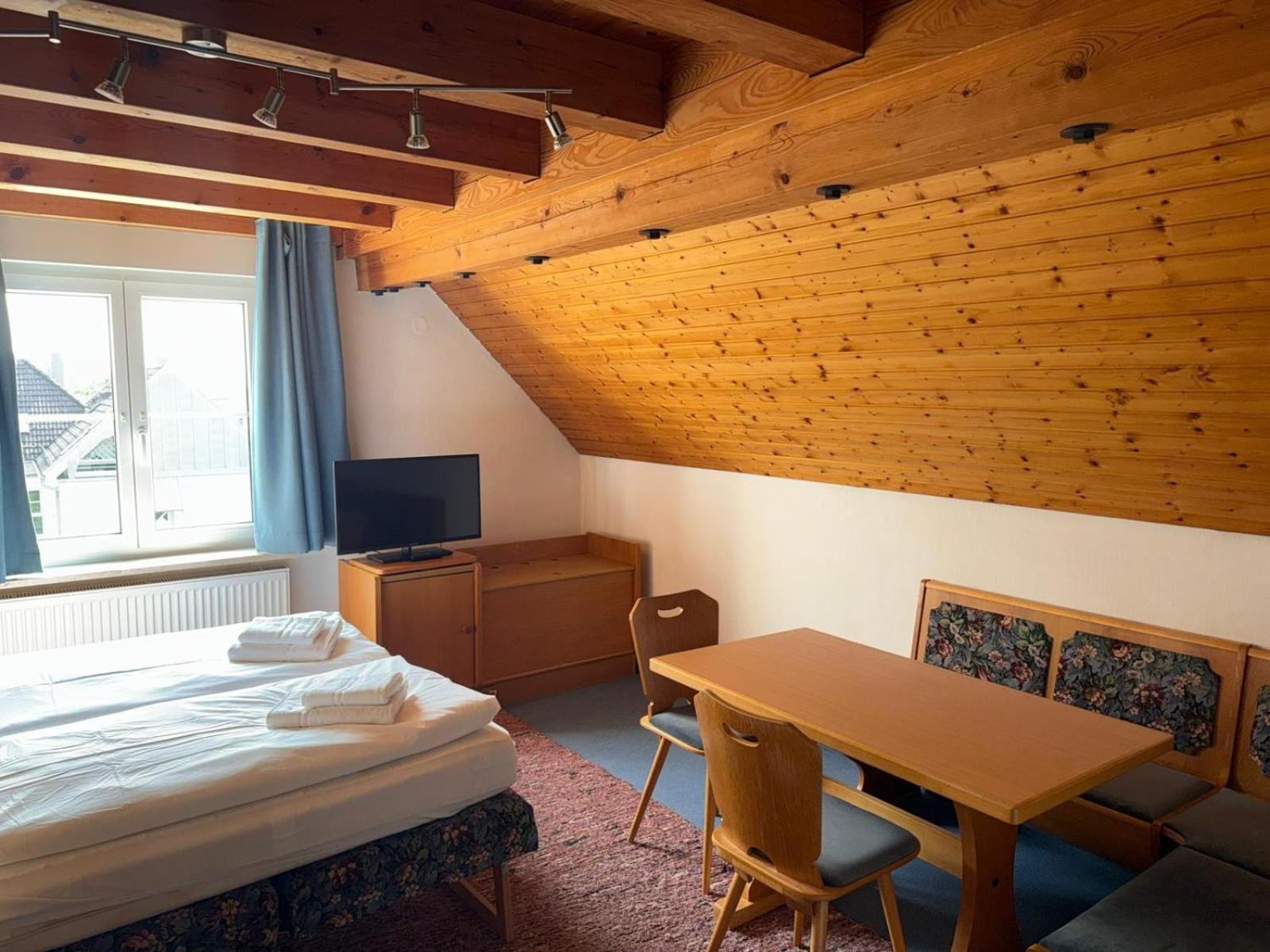 Quintuple Room (5 Adults)