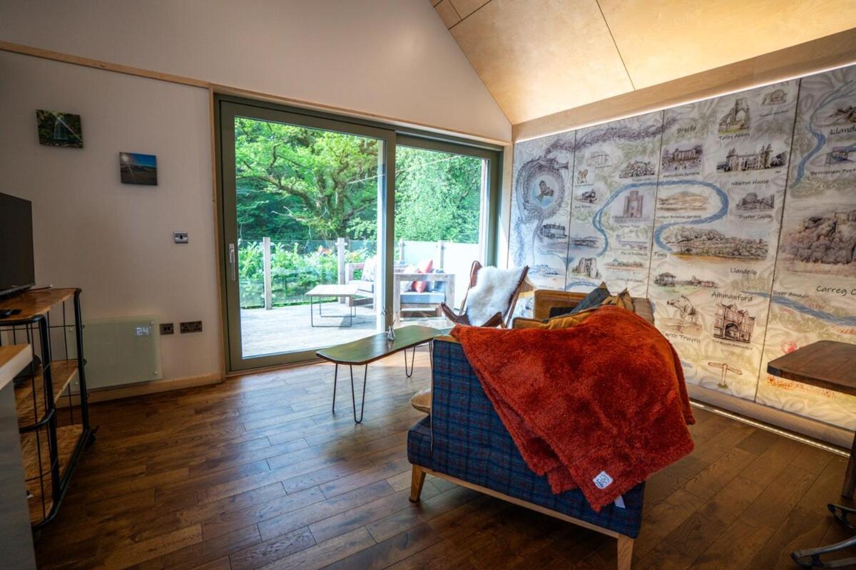 Lavender Lodge 1BR with Hot Tub and Sauna near Black Mountain