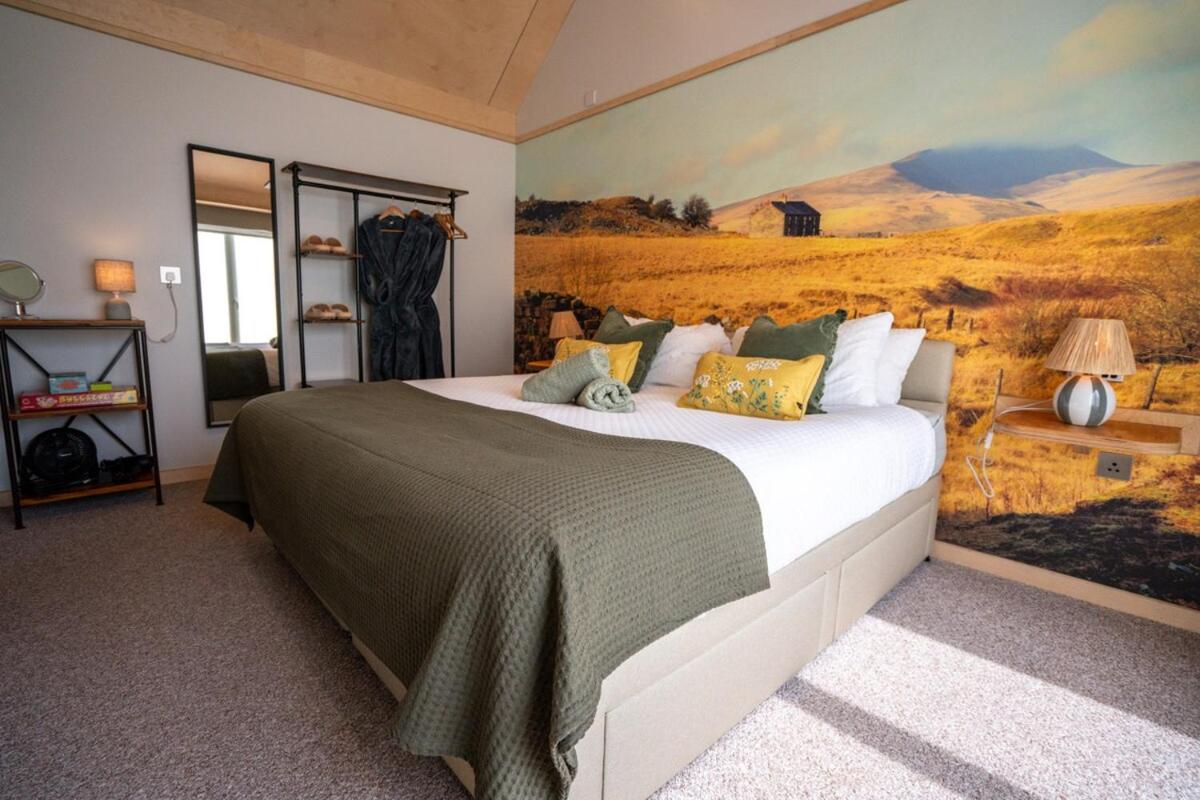 Mint Lodge 1BR with Hot Tub and Sauna near Black Mountain