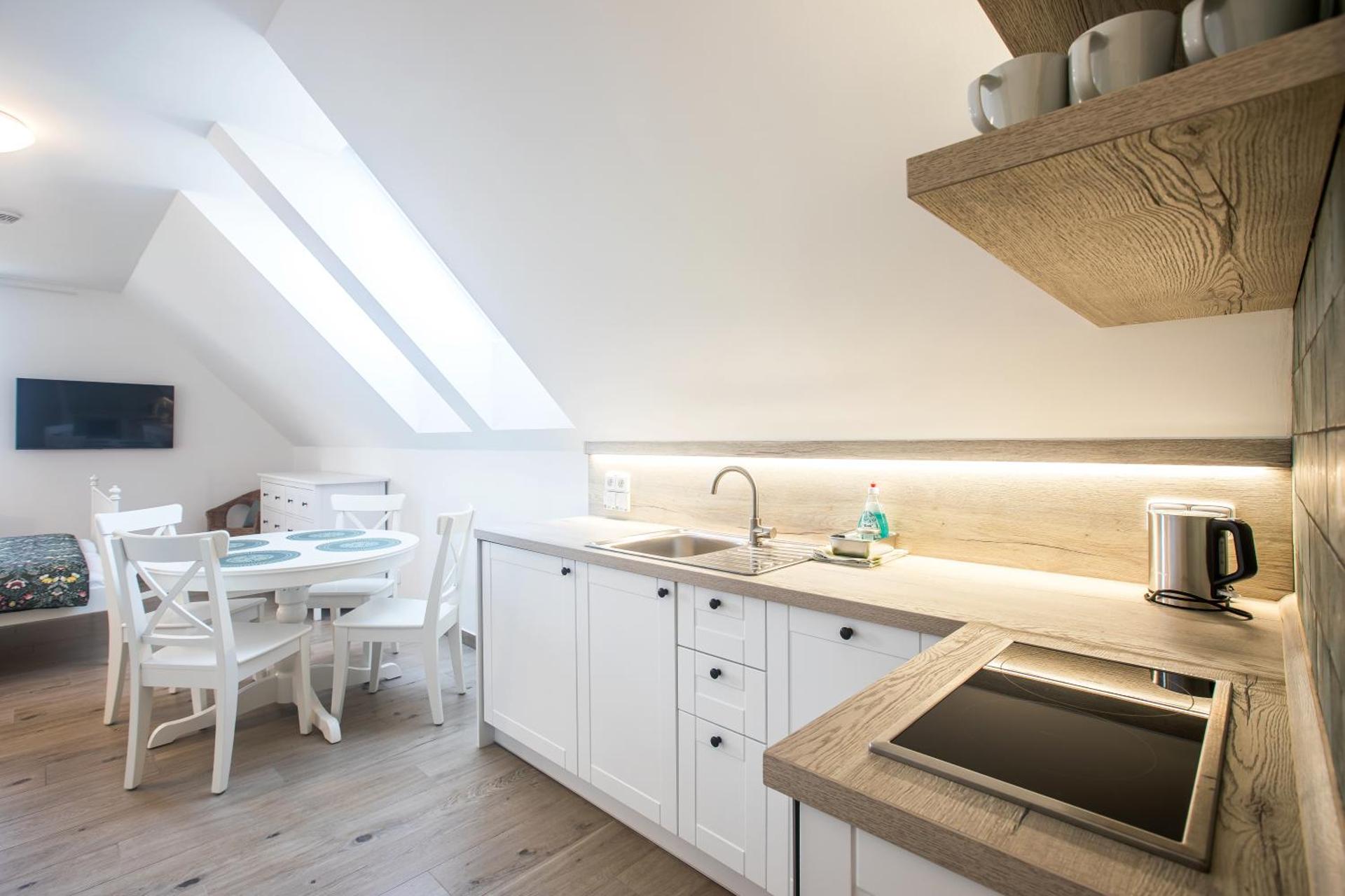 Standard Triple Studio