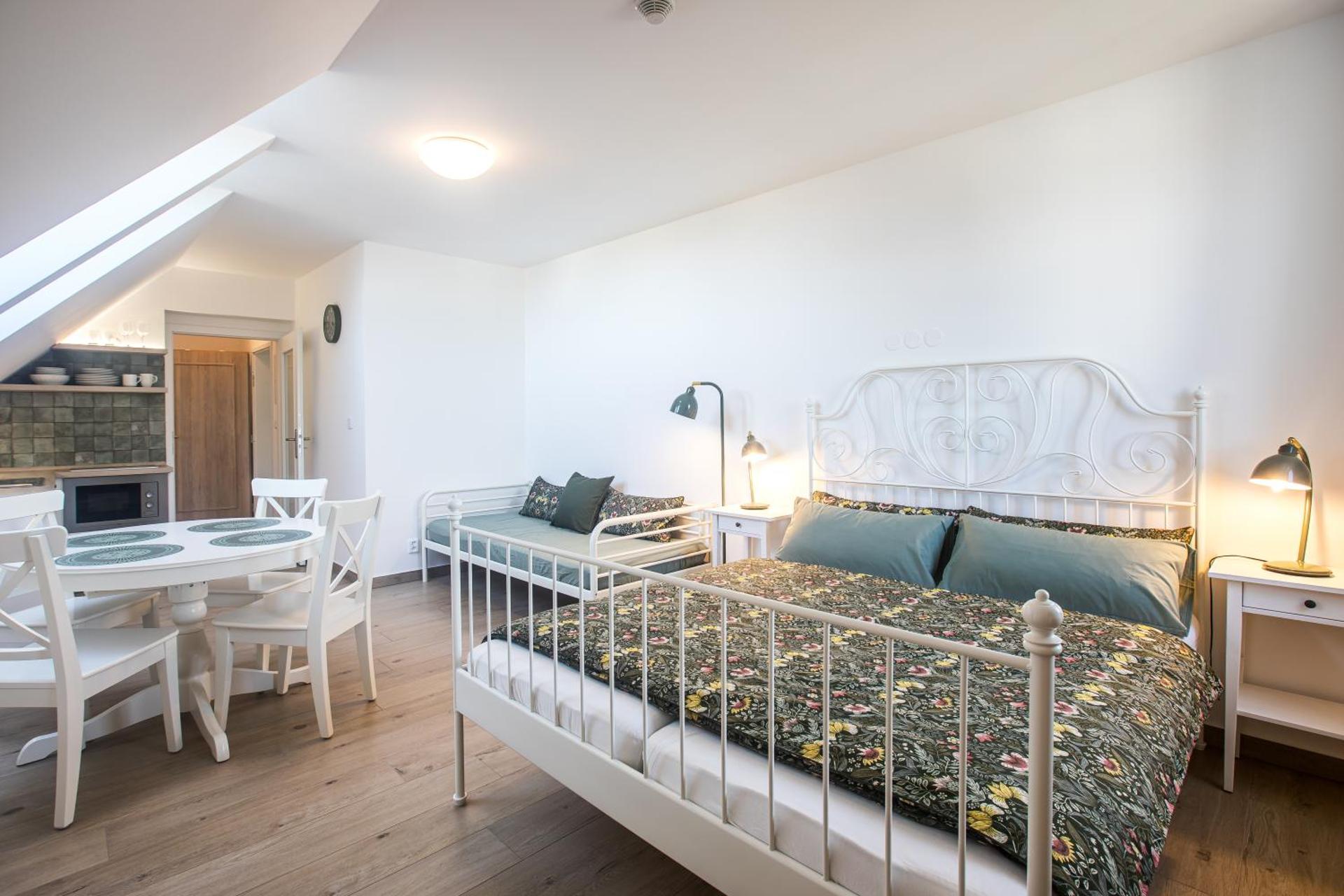 Standard Triple Studio