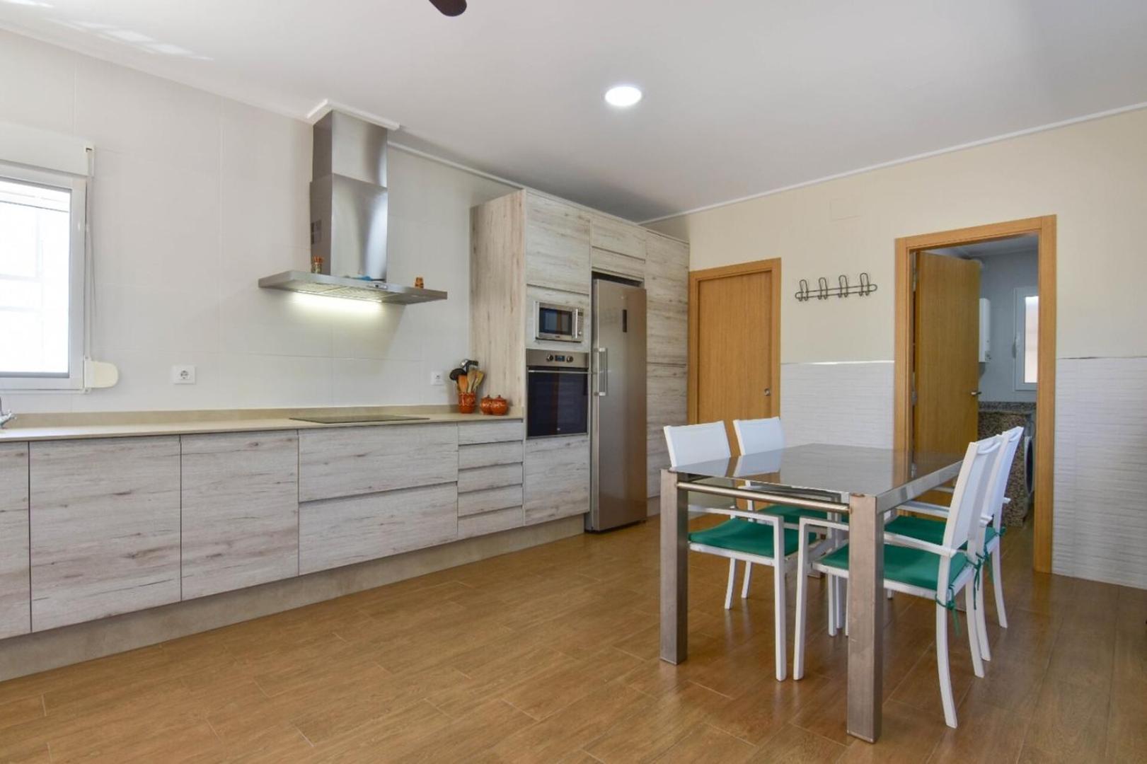 Exclusive Villa in Catadau: Pool & Private Gardens