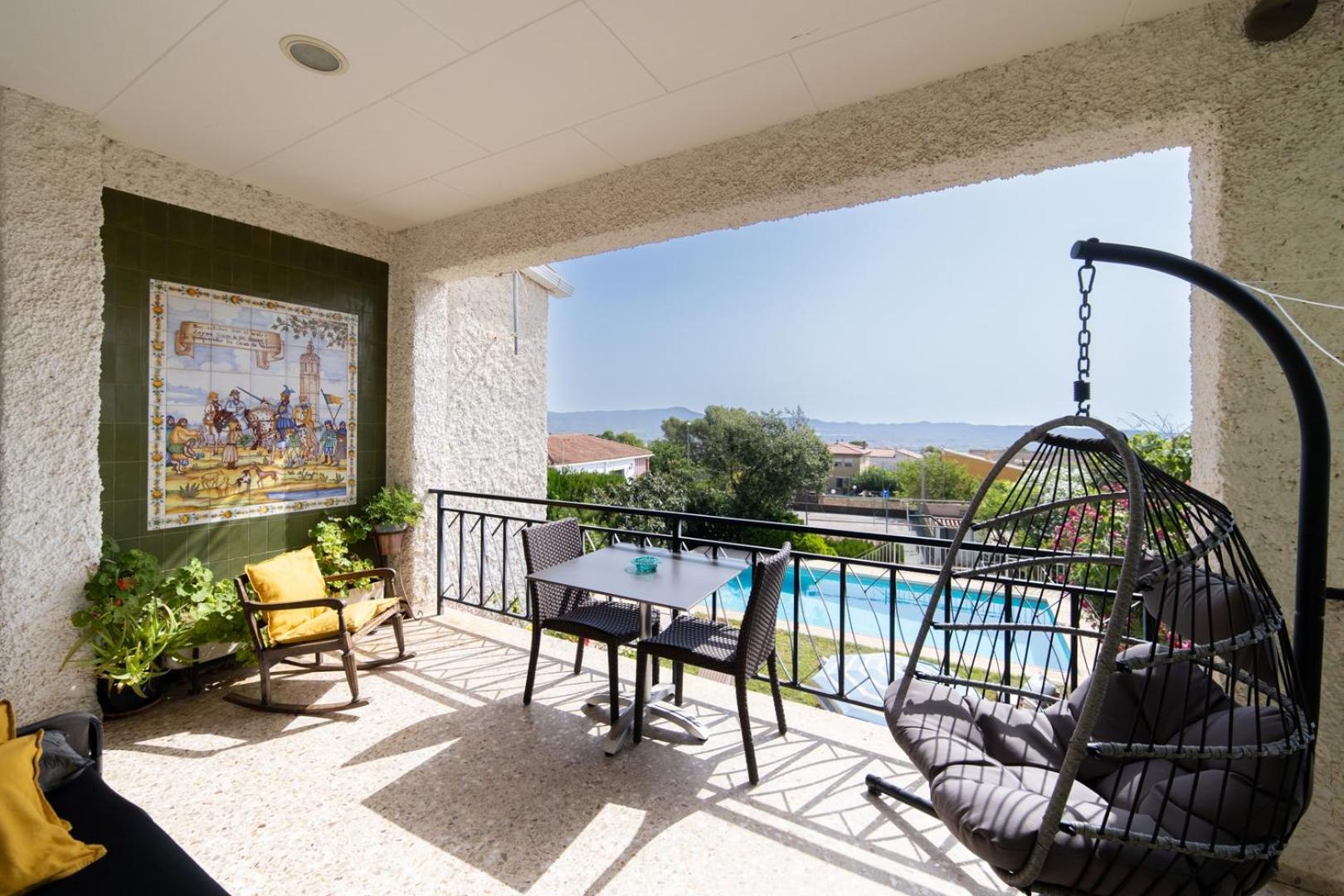 Charming house with private tennis court and pool