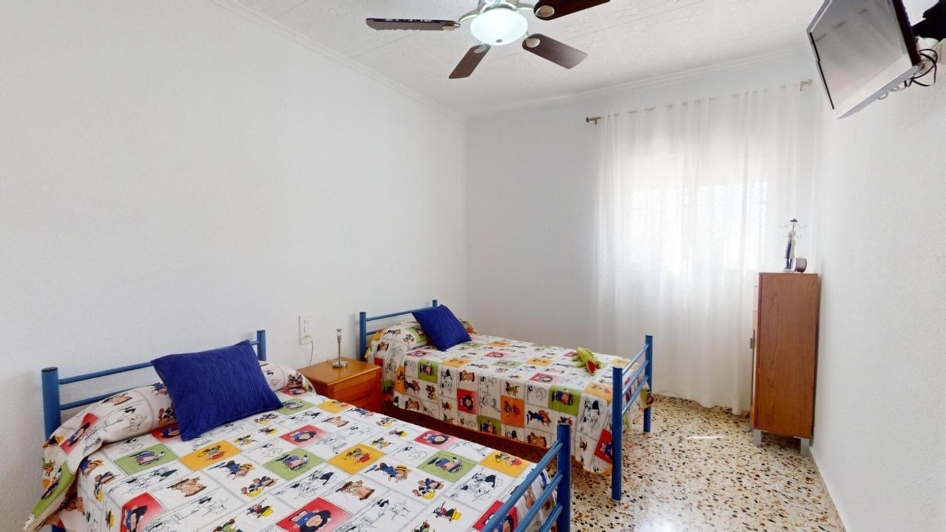 Exclusive Villa in Catadau: Pool & Private Gardens