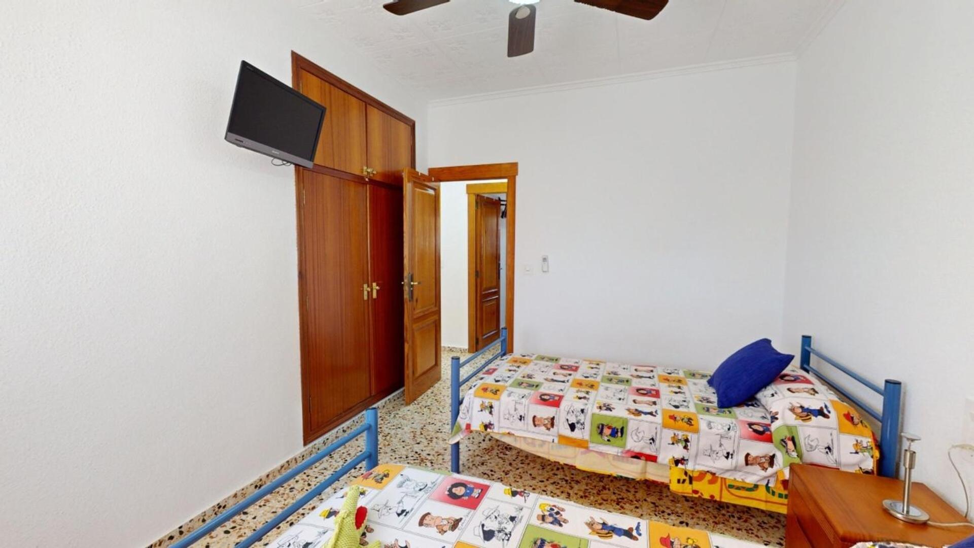 Exclusive Villa in Catadau: Pool & Private Gardens