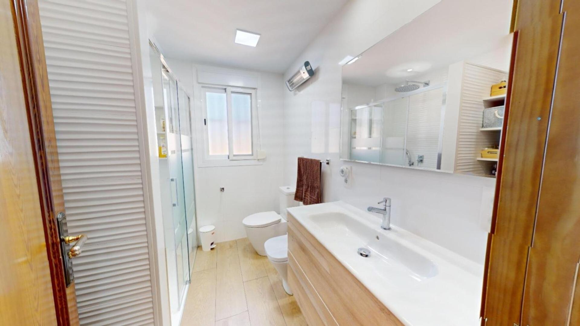 Exclusive Villa in Catadau: Pool & Private Gardens