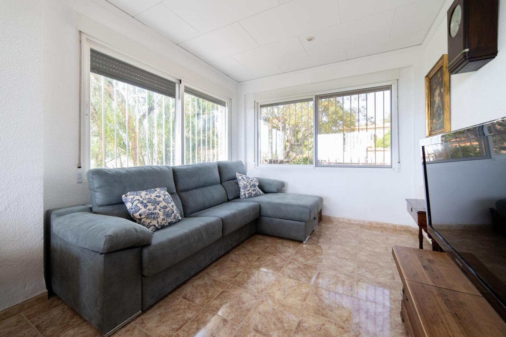 Charming house with private tennis court and pool