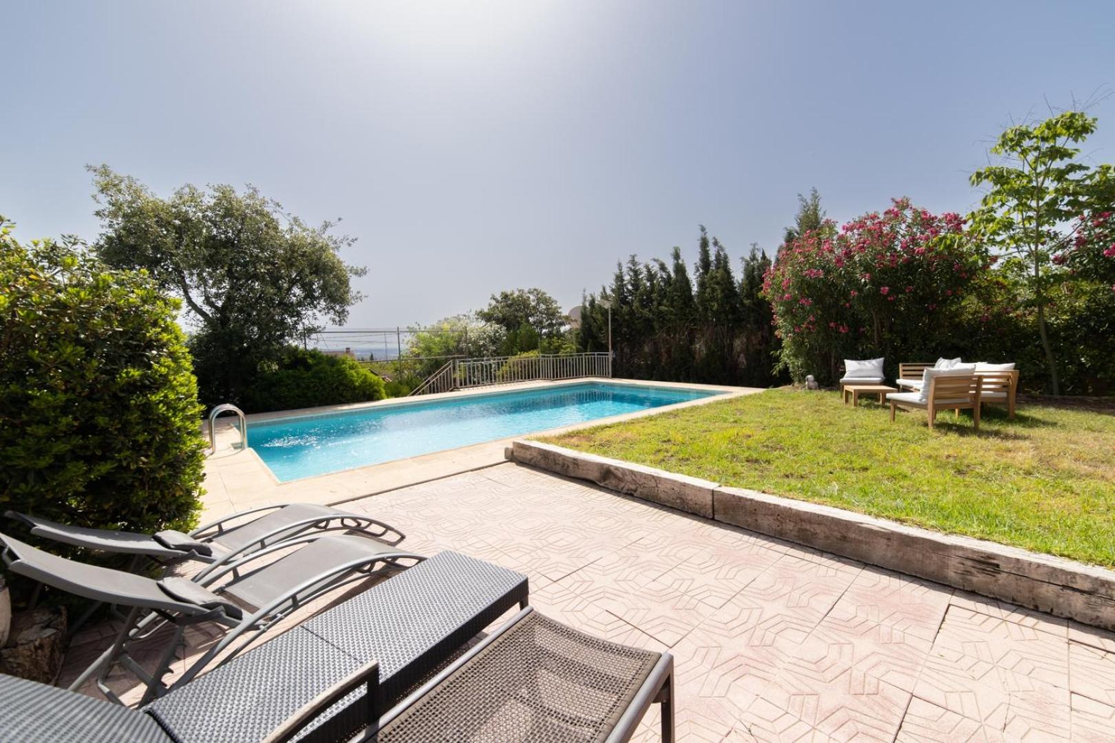 Charming house with private tennis court and pool