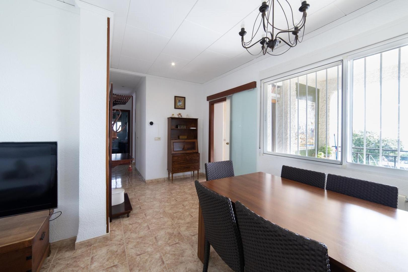 Charming house with private tennis court and pool