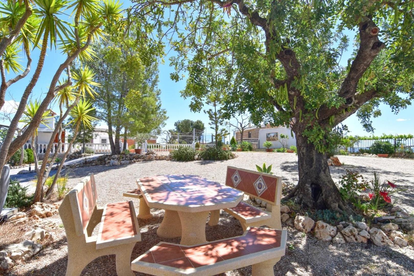 Exclusive Villa in Catadau: Pool & Private Gardens